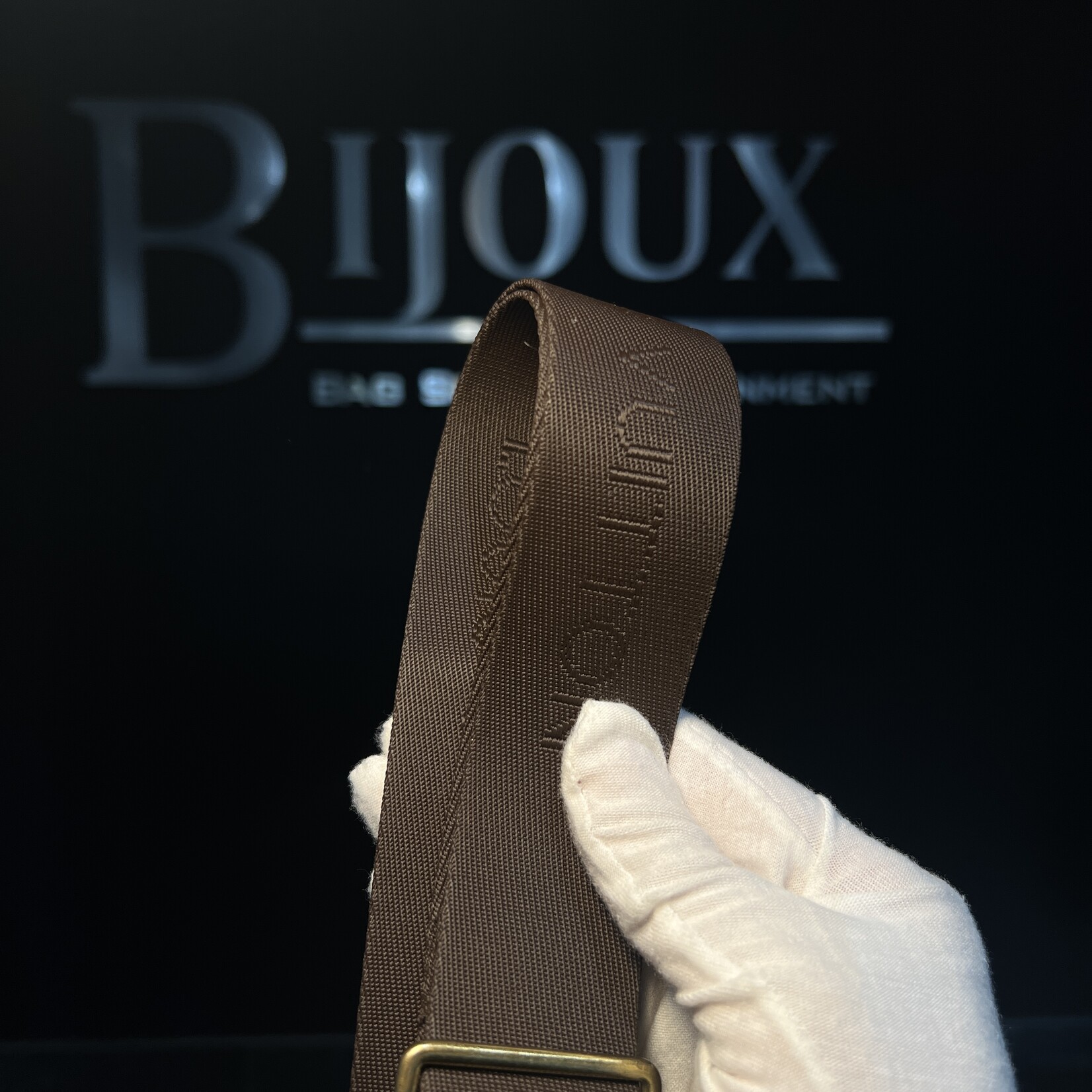 Louis Vuitton SOLD - Louis Vuitton Damier Ebene Messenger