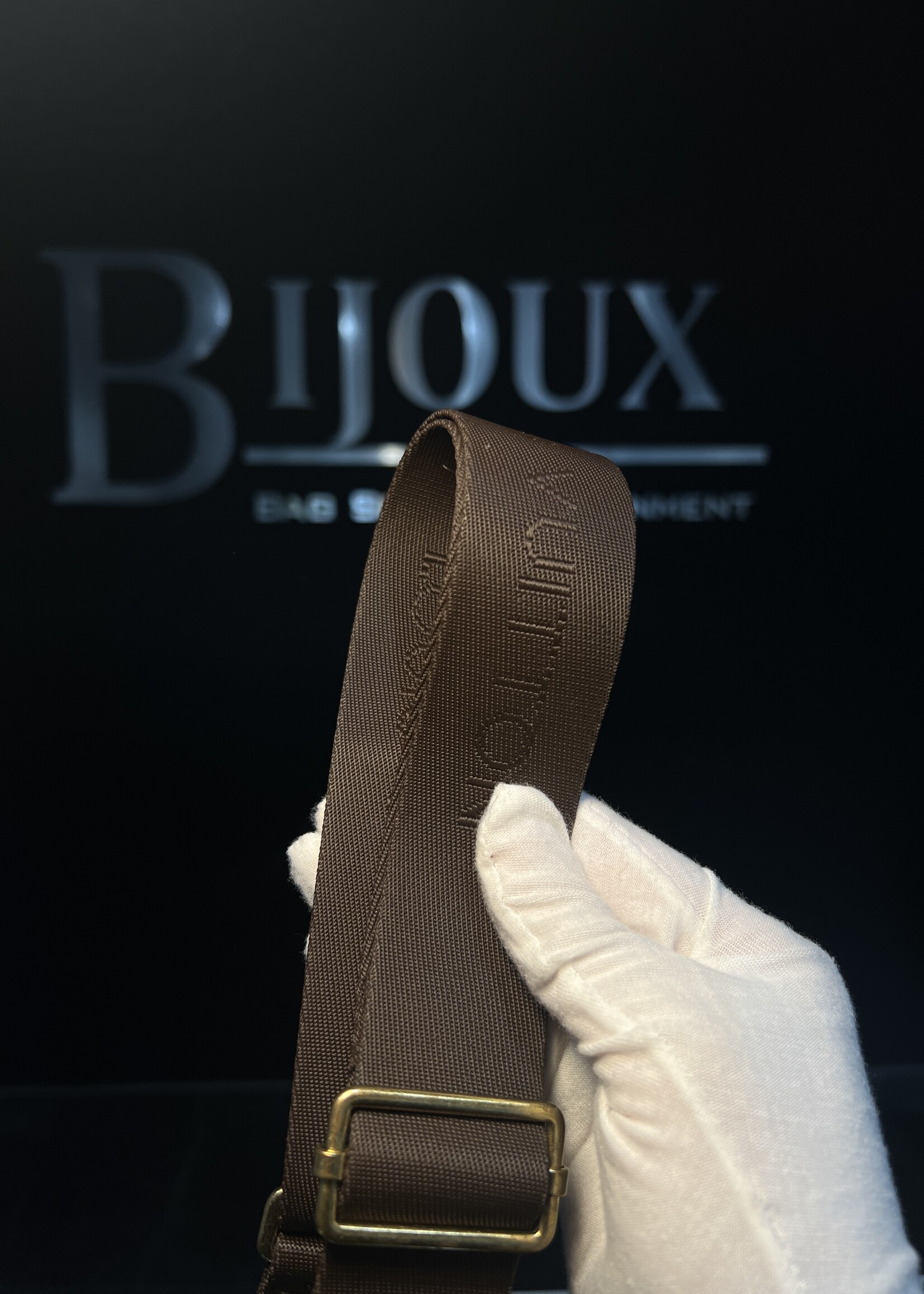 Louis Vuitton SOLD - Louis Vuitton Damier Ebene Messenger