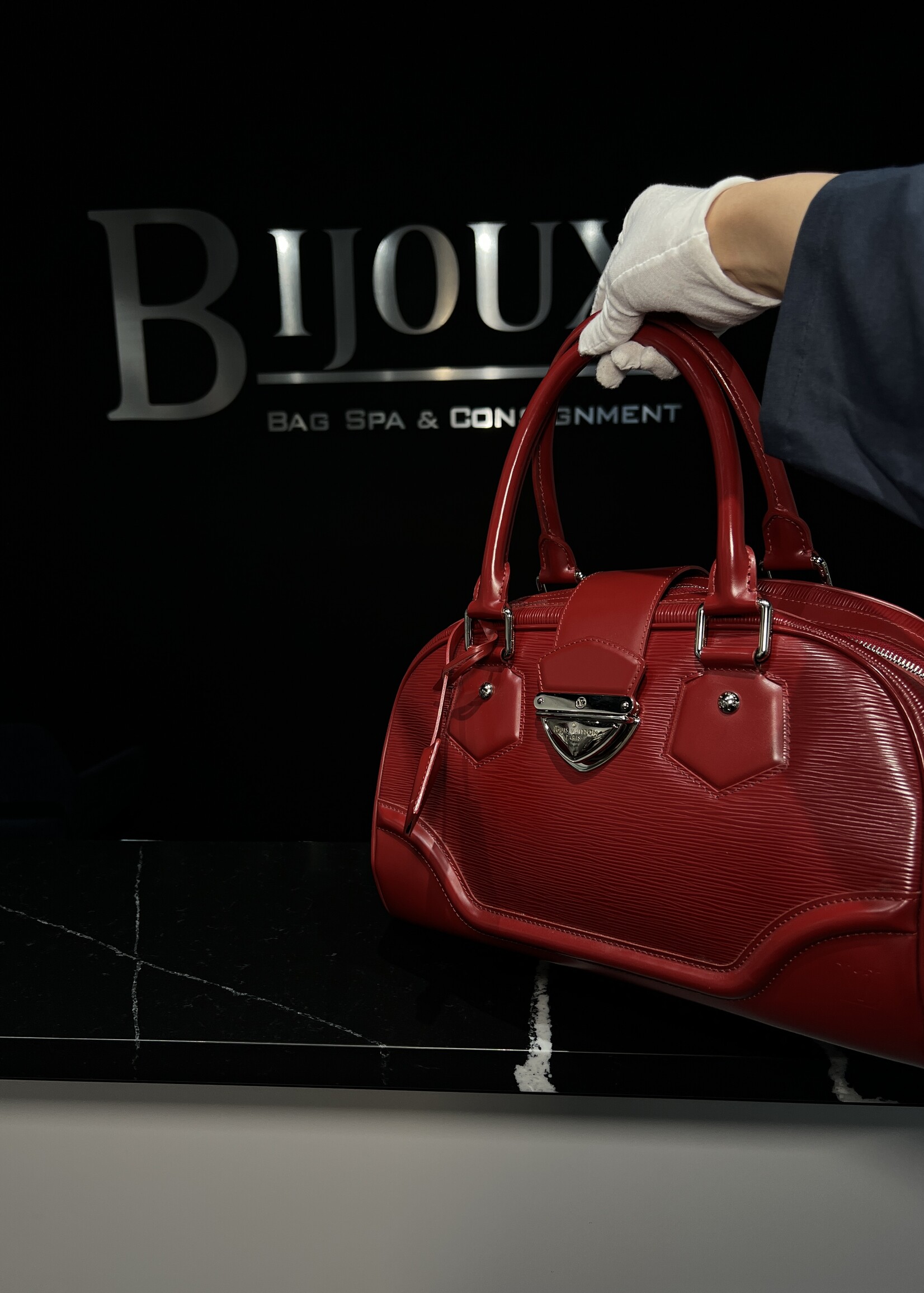 Louis Vuitton Louis Vuitton Montaigne Epi Bowler