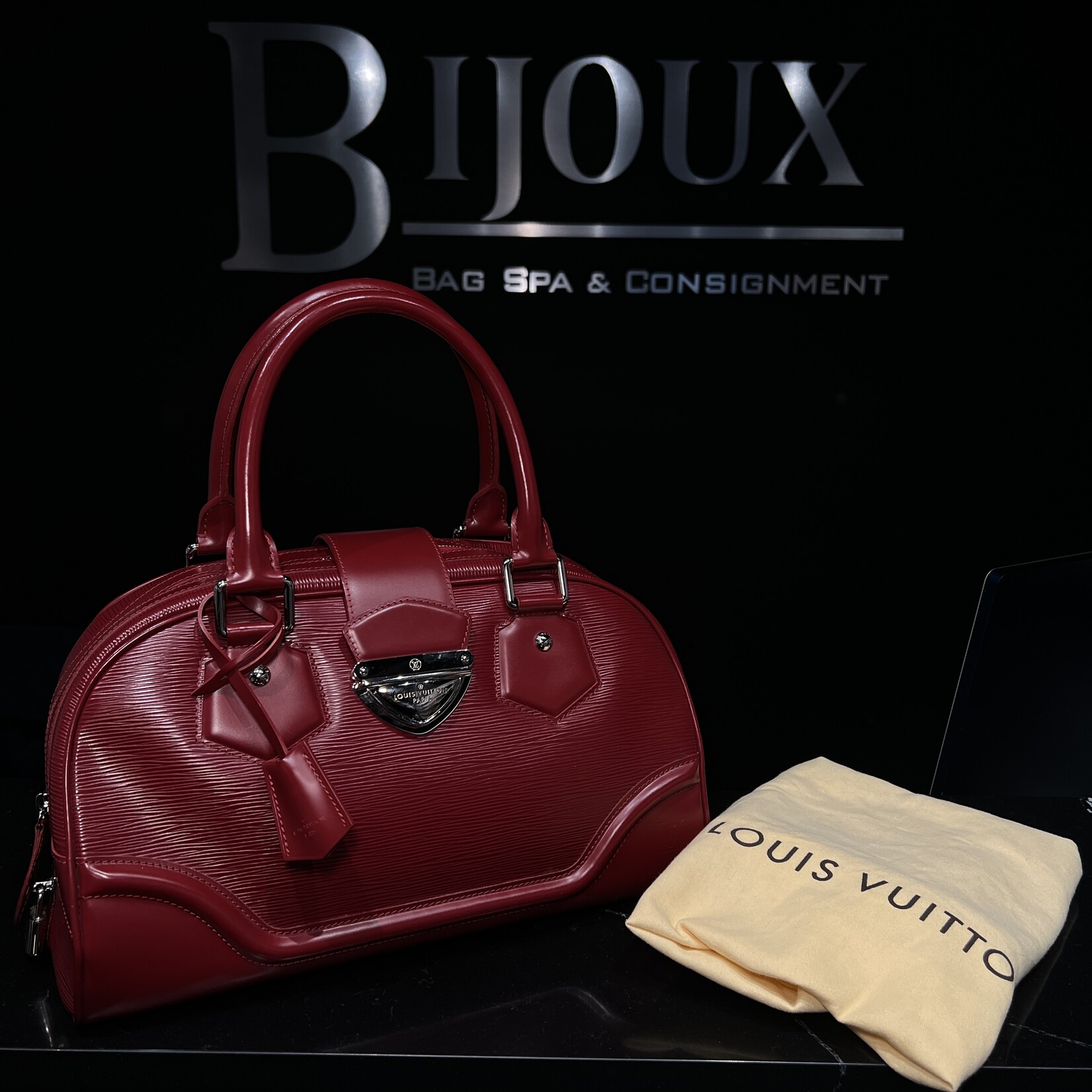 Louis Vuitton Louis Vuitton Montagine Epi Bowler