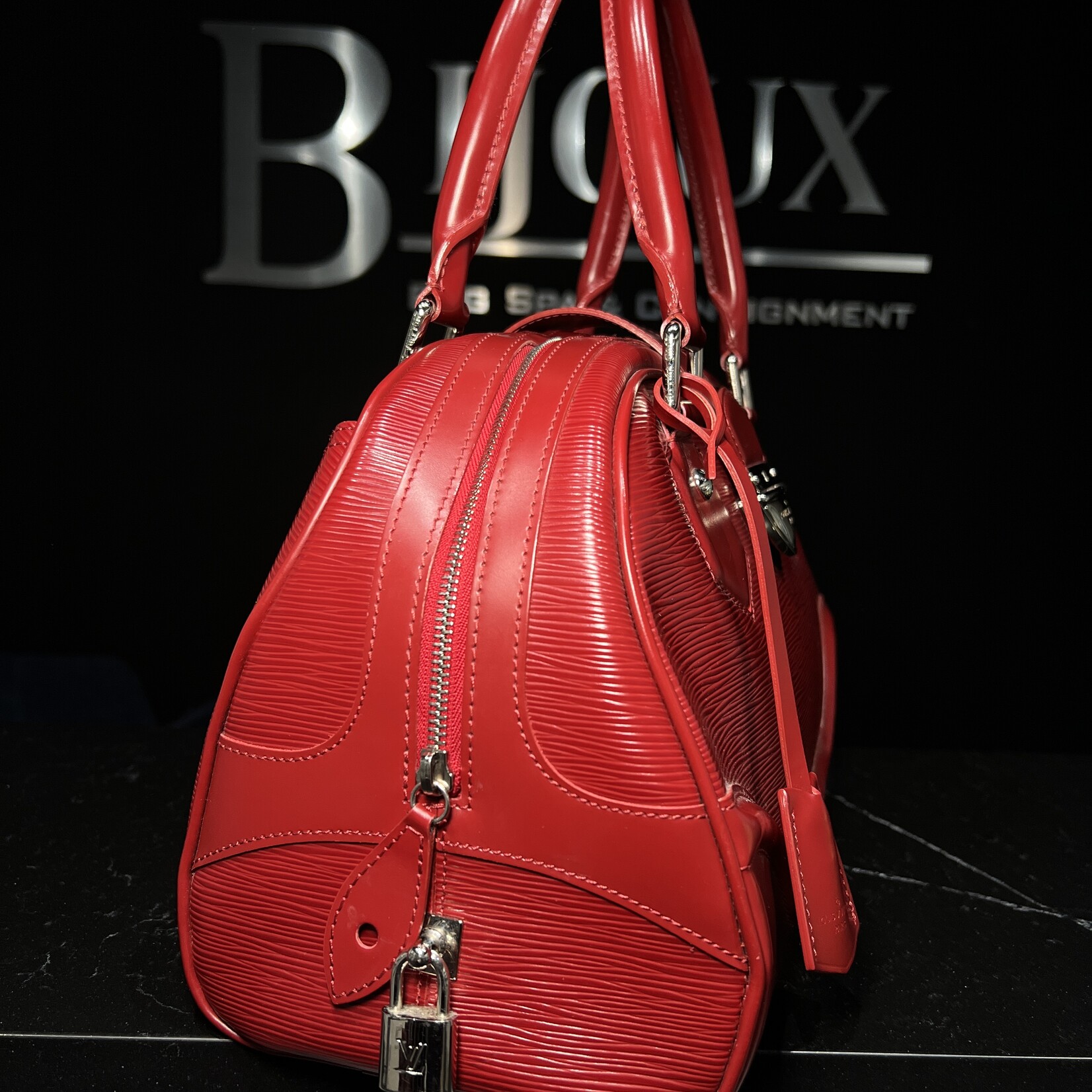 Louis Vuitton Louis Vuitton Montagine Epi Bowler