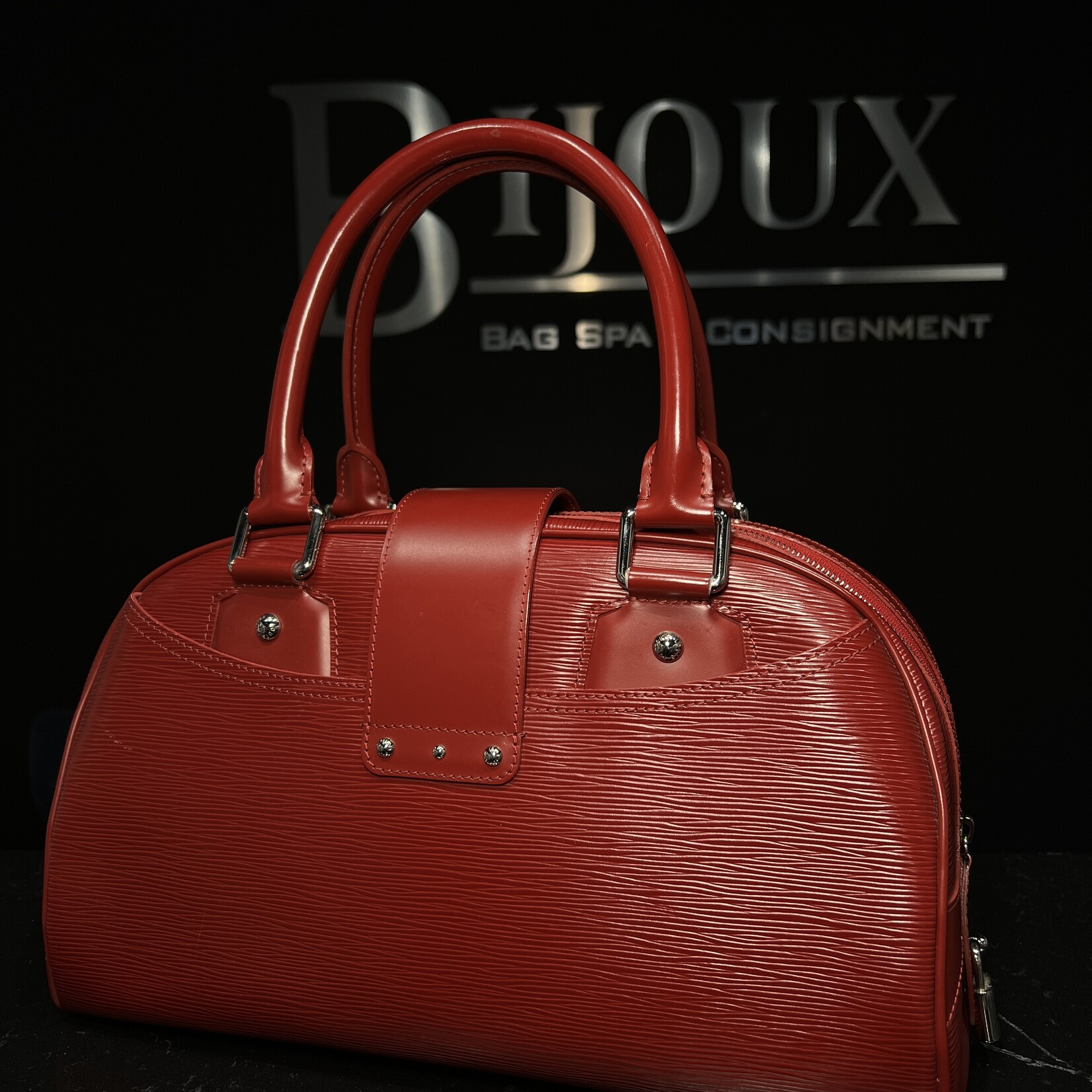 Louis Vuitton Louis Vuitton Montagine Epi Bowler