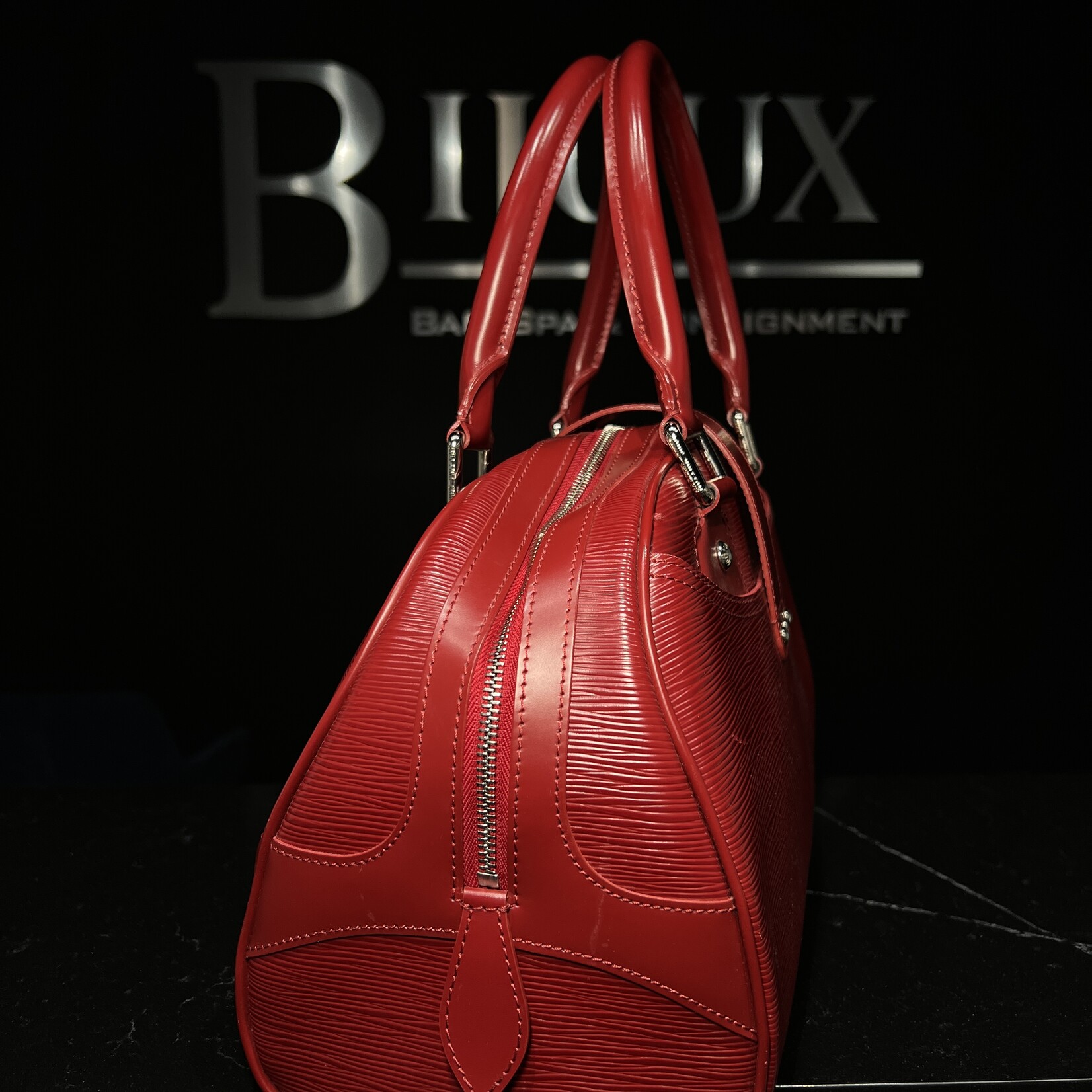 Louis Vuitton Louis Vuitton Montagine Epi Bowler