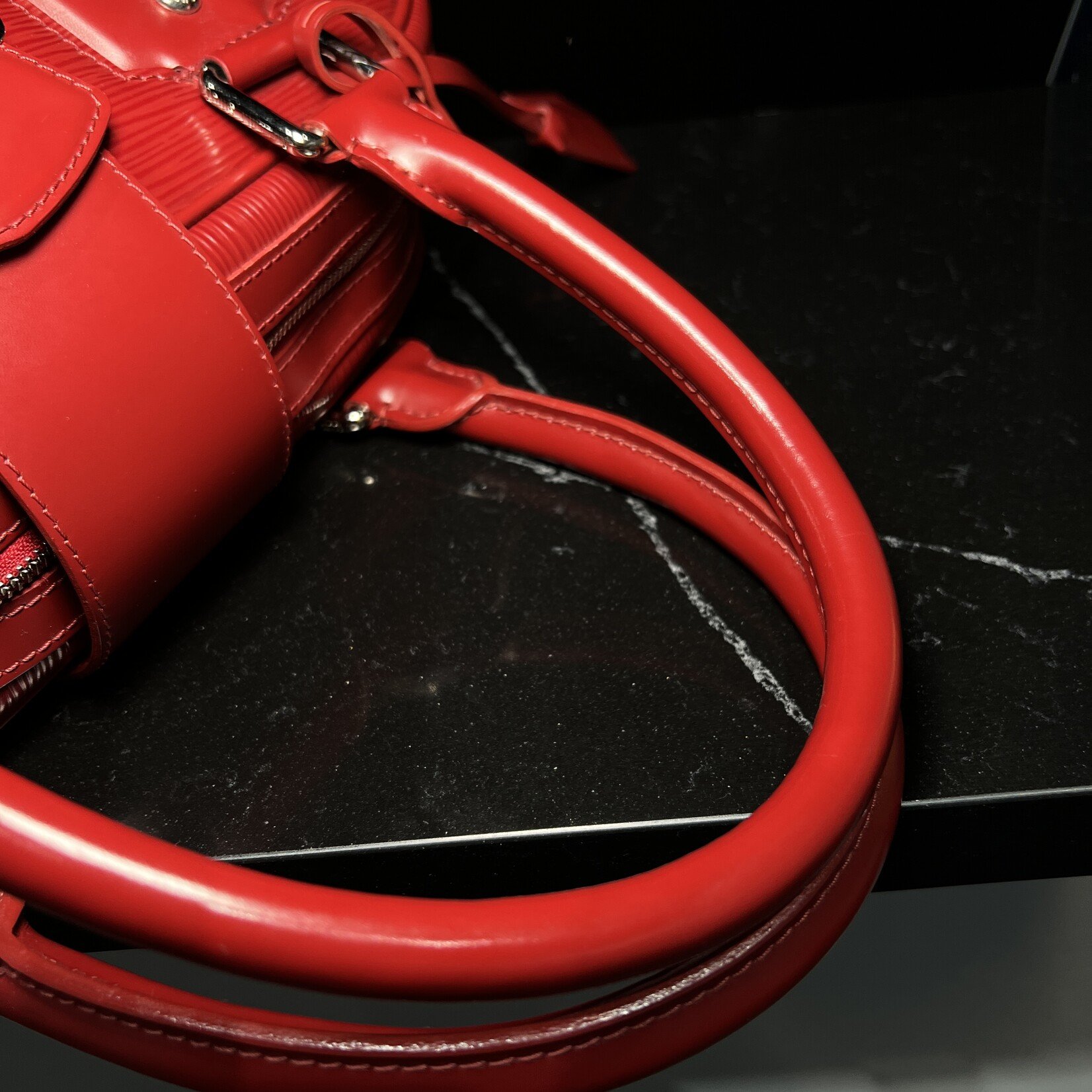 Louis Vuitton Louis Vuitton Montagine Epi Bowler