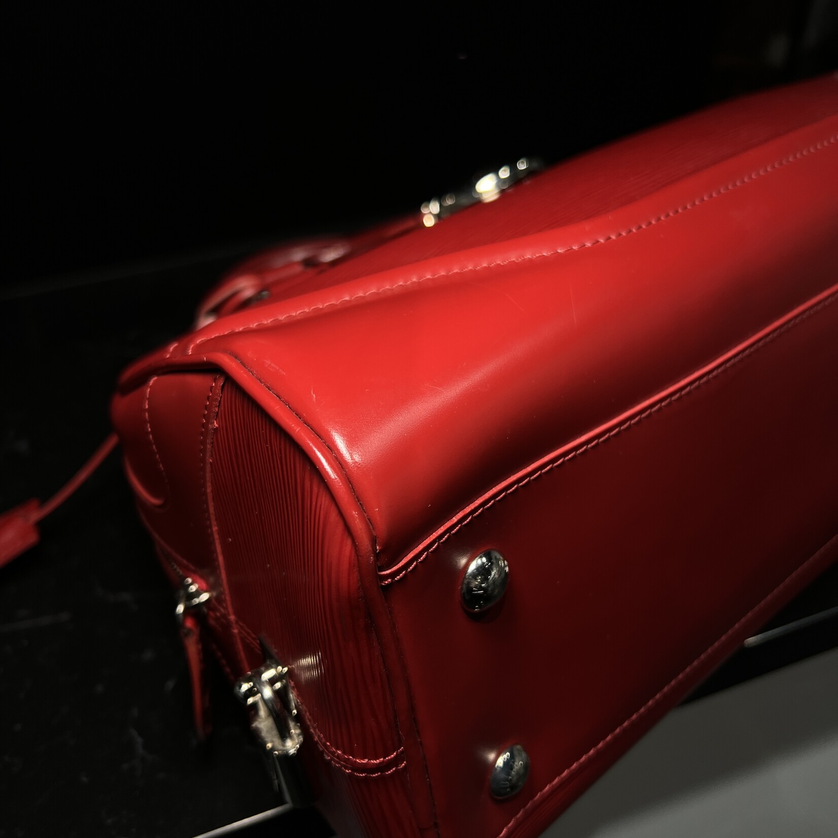 Louis Vuitton Louis Vuitton Montagine Epi Bowler