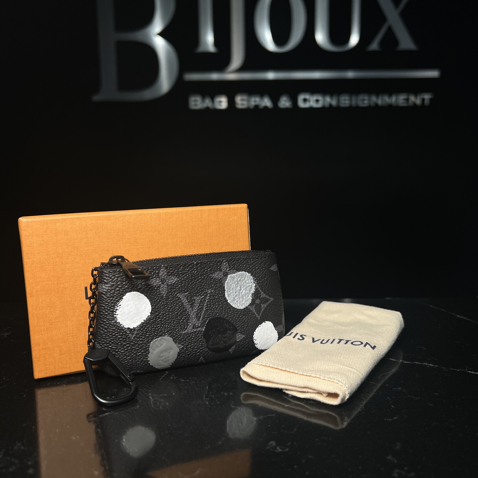 Louis Vuitton Louis Vuitton Eclipse Yagoi Kusama