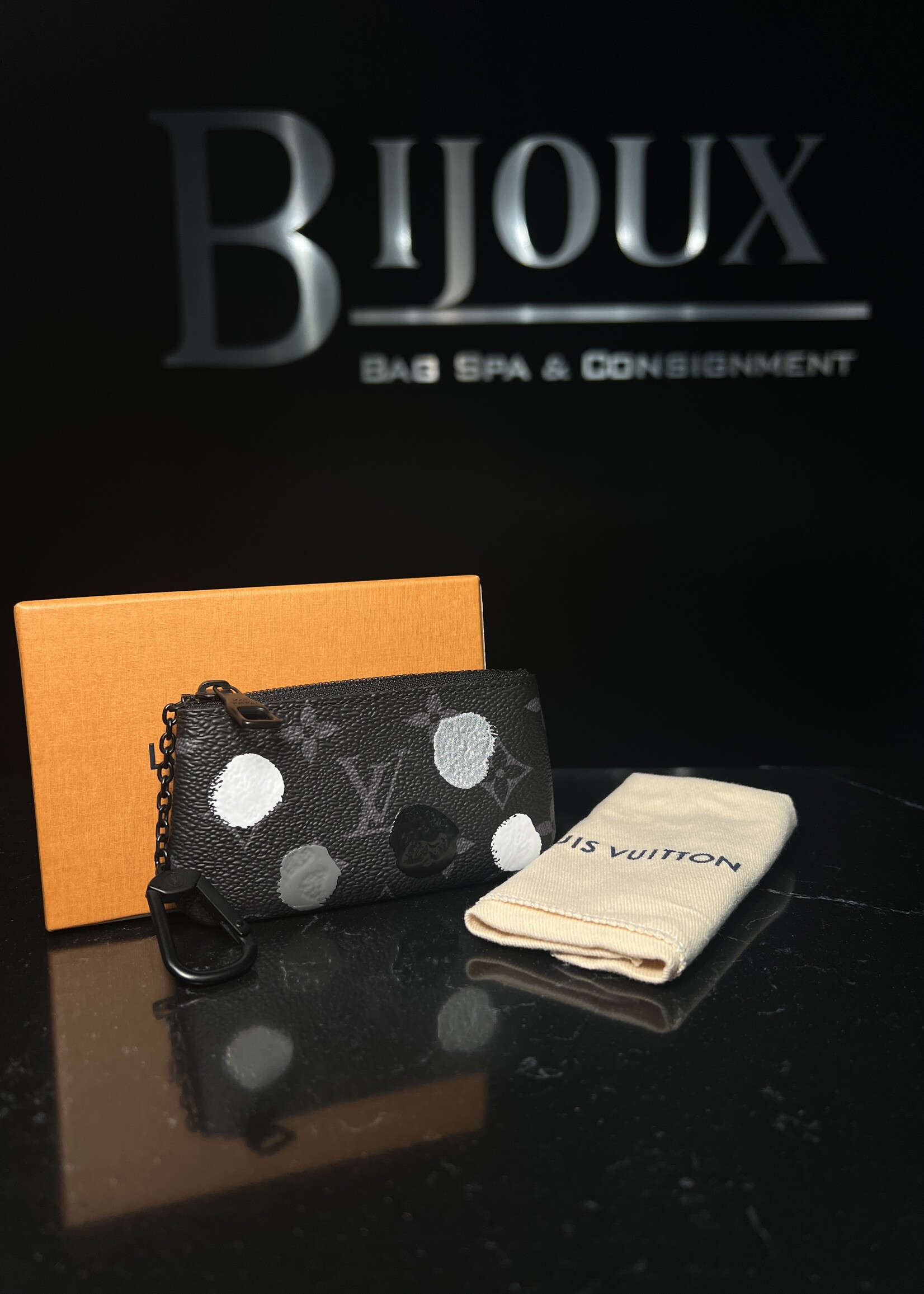 Louis Vuitton Louis Vuitton Eclipse Yagoi Kusama