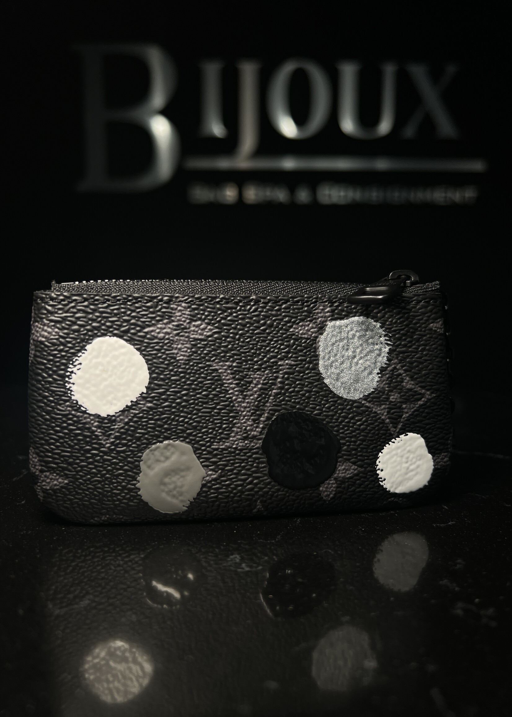 Louis Vuitton Louis Vuitton Eclipse Yagoi Kusama