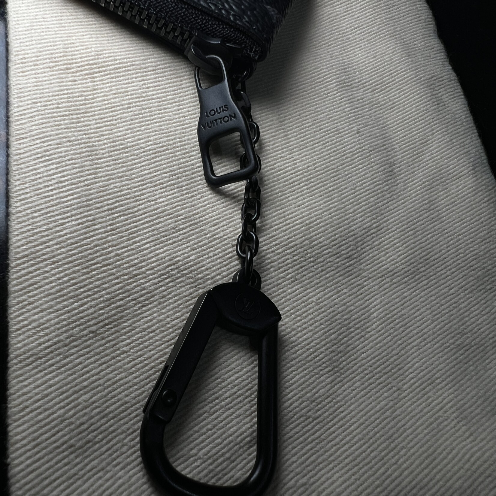 Louis Vuitton Louis Vuitton Eclipse Yagoi Kusama