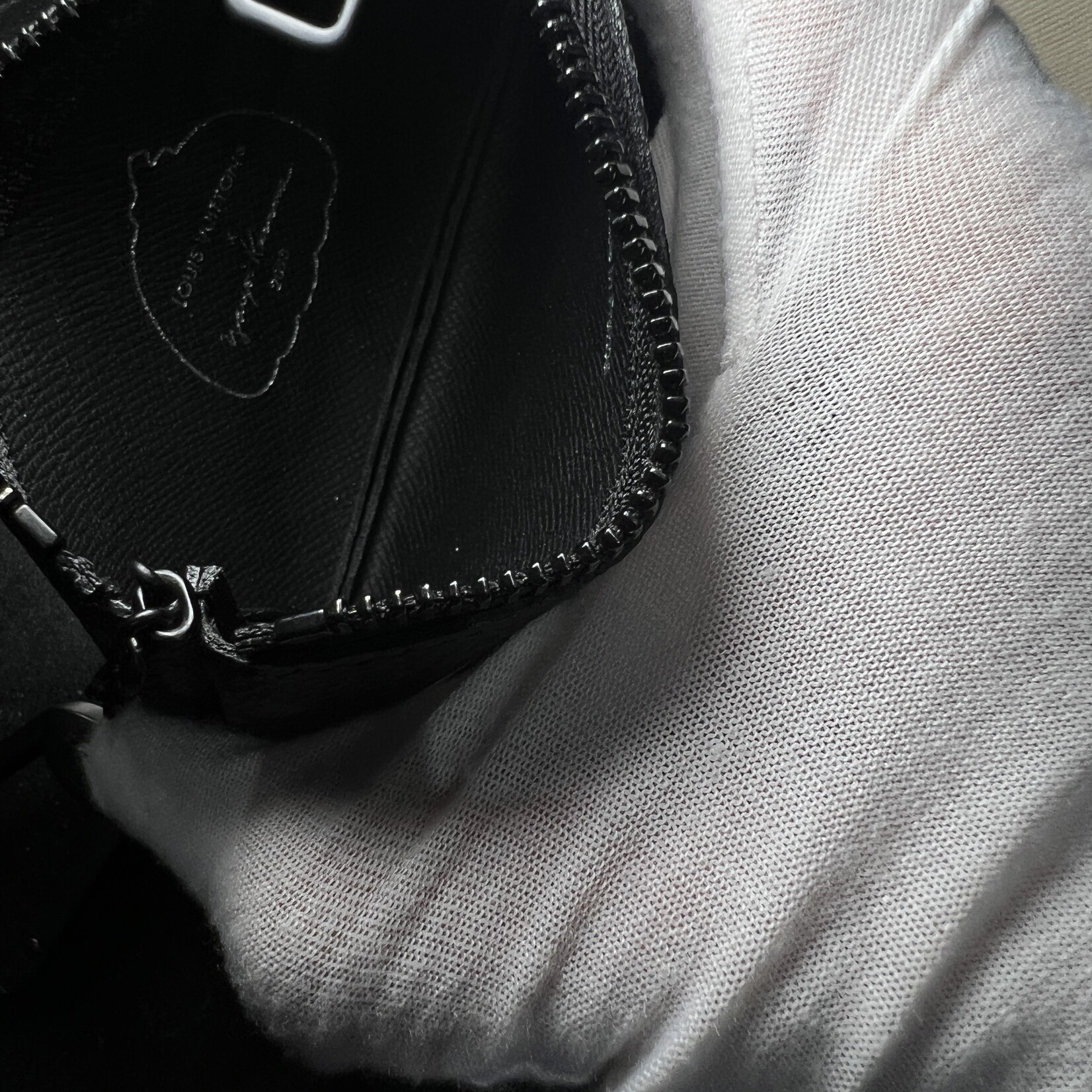 Louis Vuitton Louis Vuitton Eclipse Yagoi Kusama