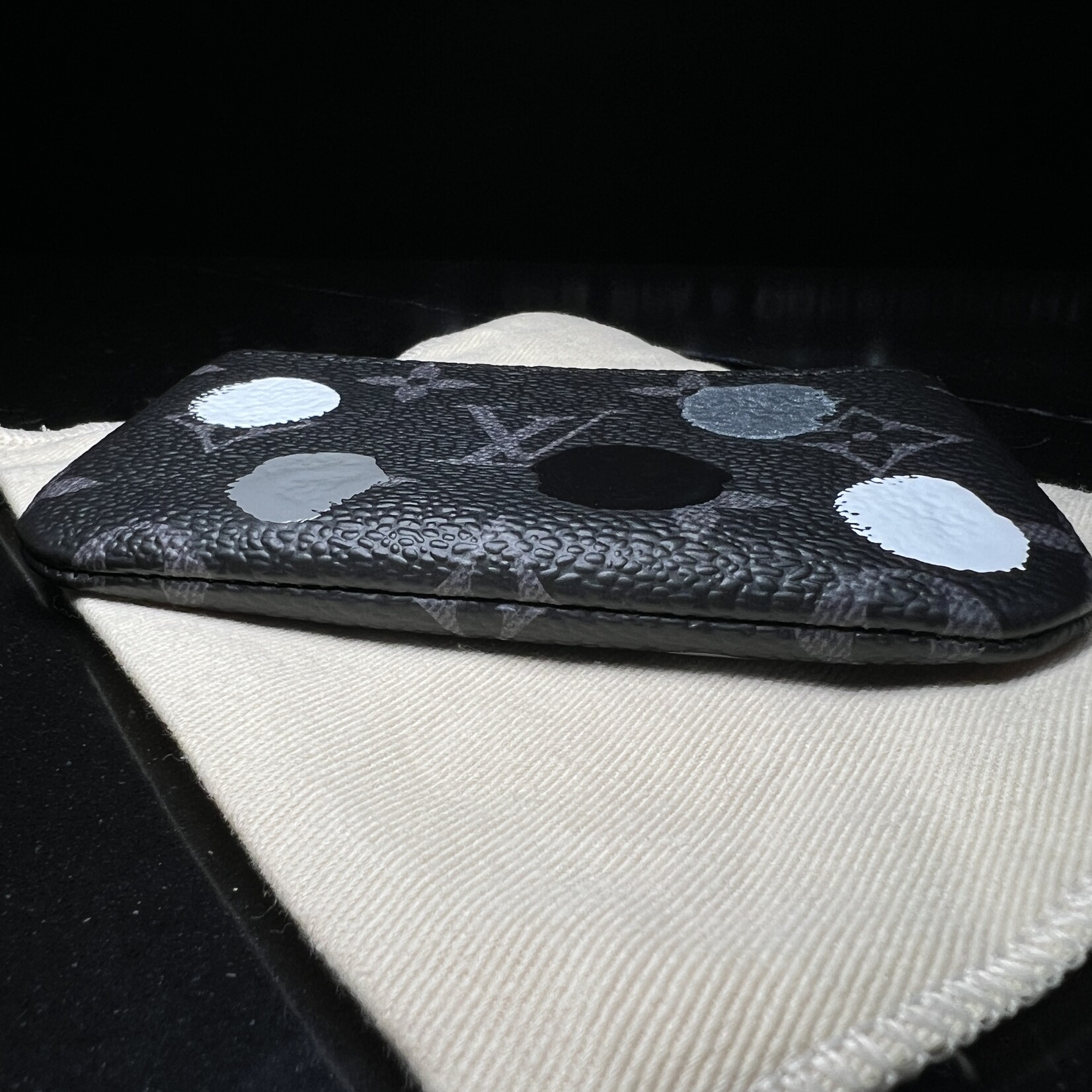 Louis Vuitton Louis Vuitton Eclipse Yagoi Kusama