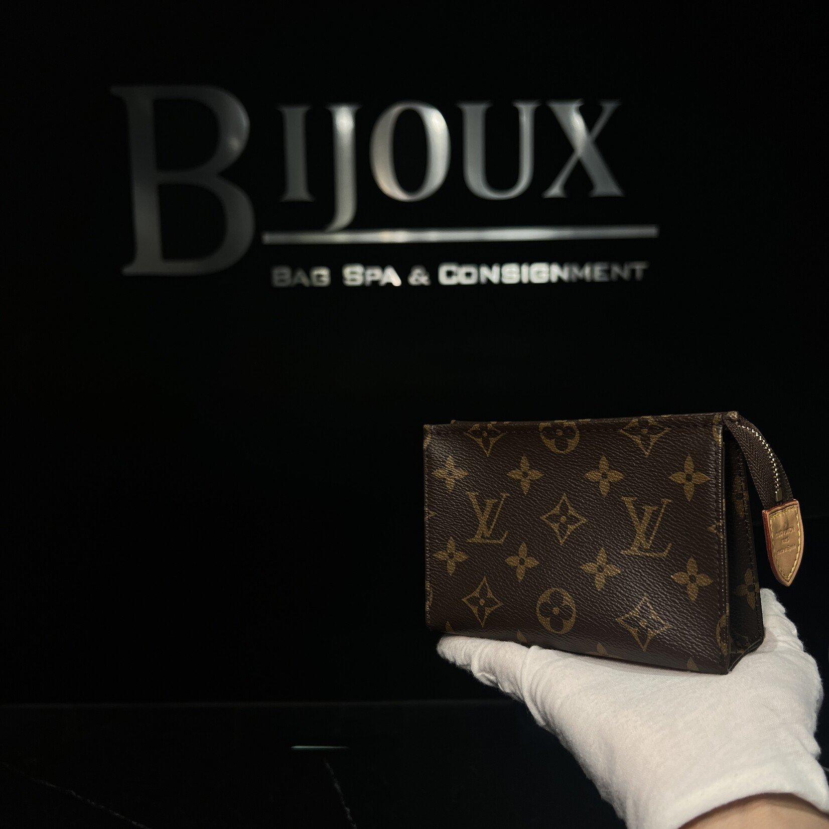 Louis Vuitton SOLD - Louis Vuitton Toiletry 15