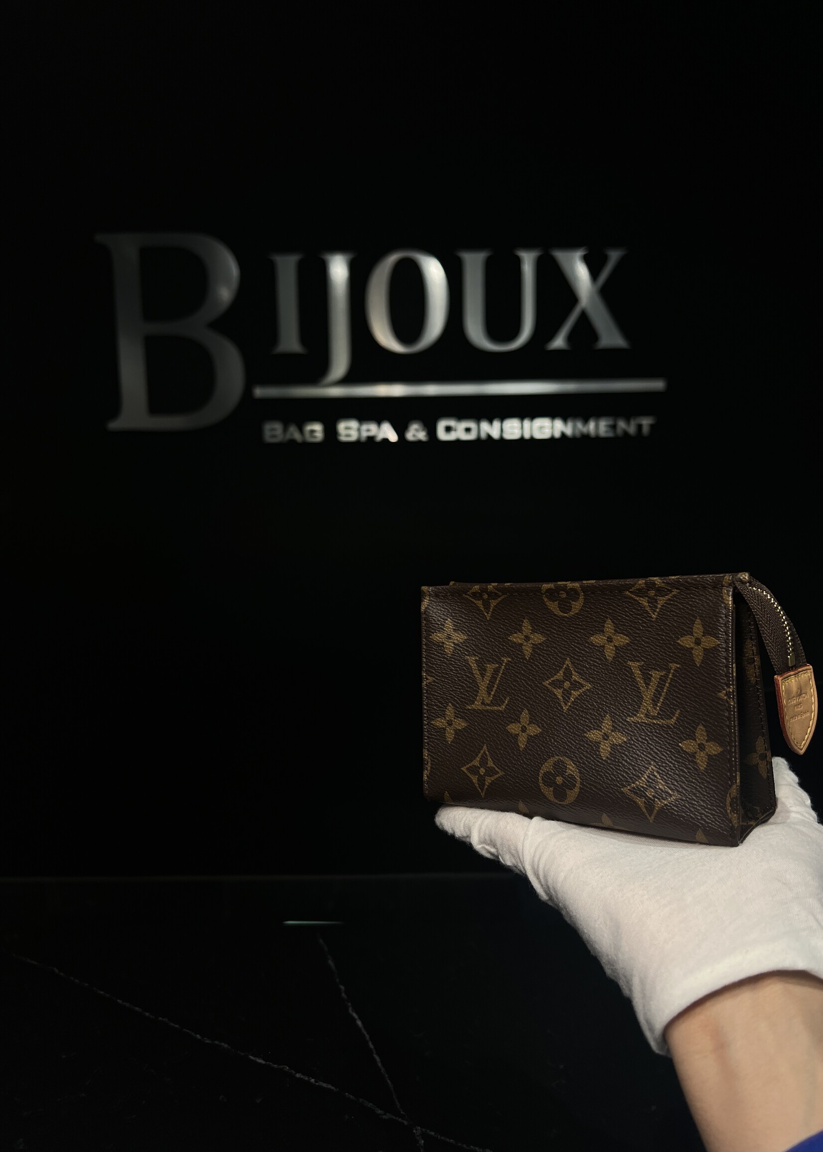 Louis Vuitton SOLD - Louis Vuitton Toiletry 15