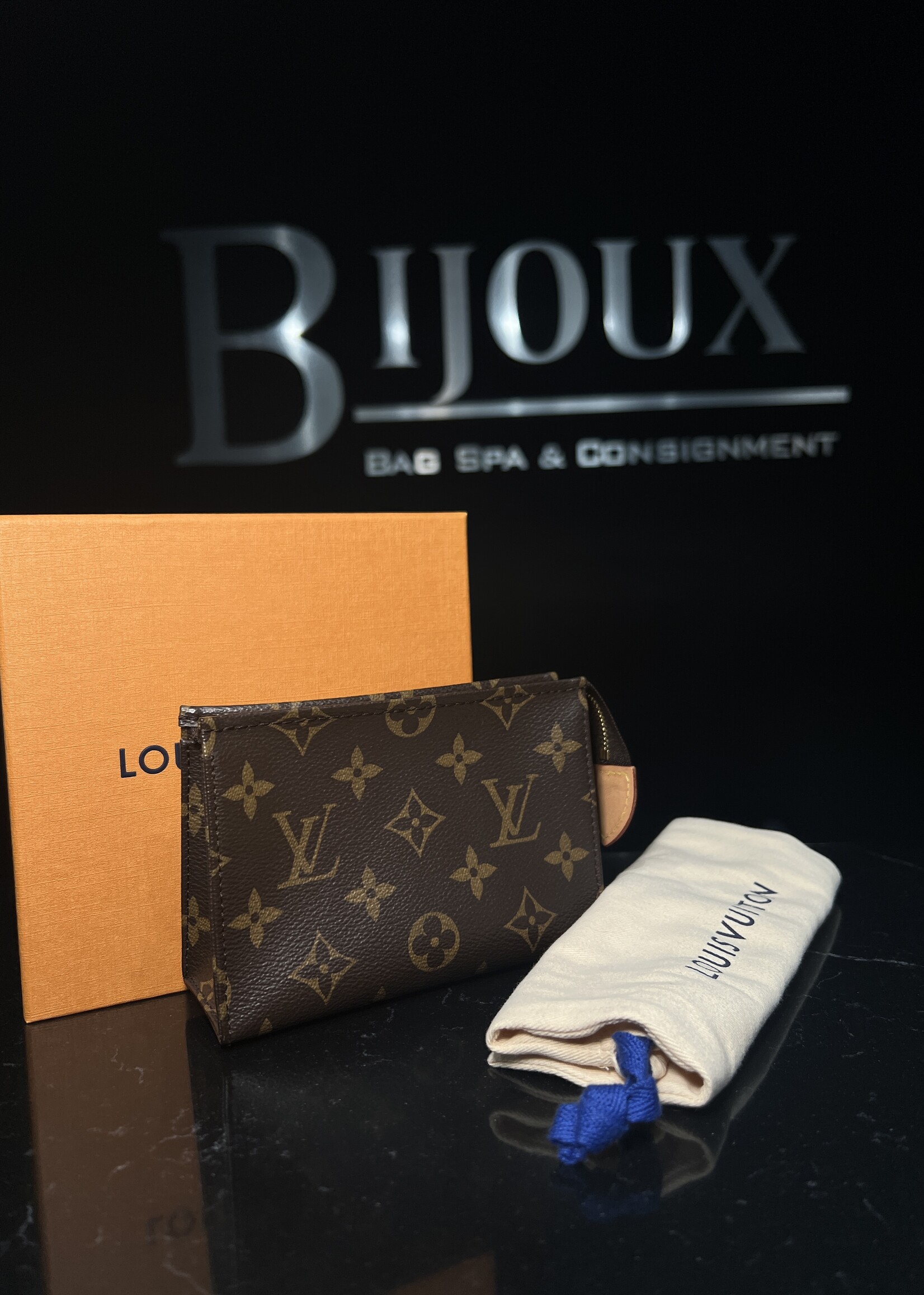 Louis Vuitton SOLD - Louis Vuitton Toiletry 15