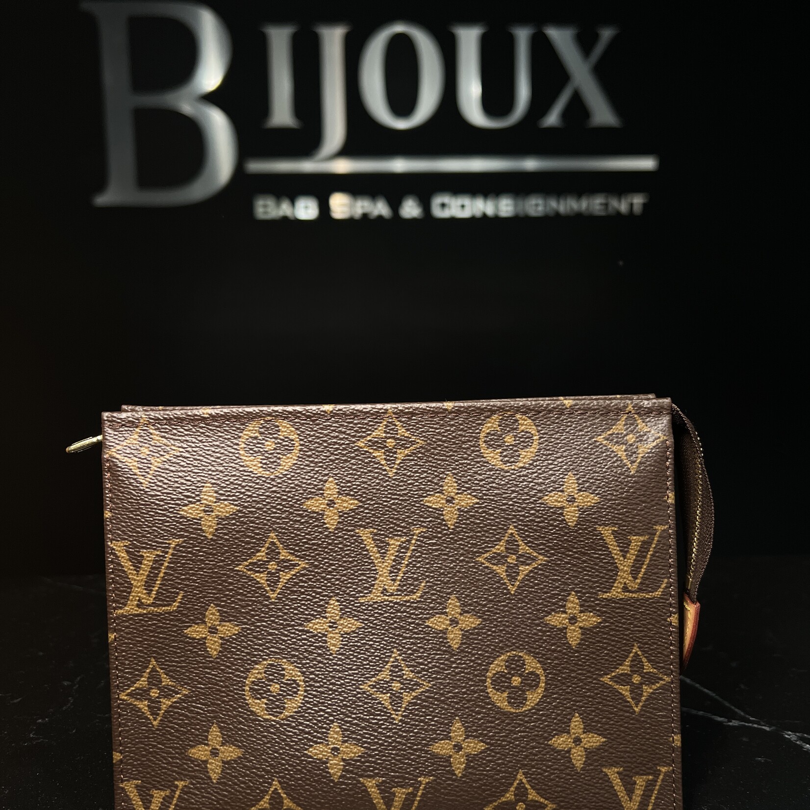 Louis Vuitton SOLD - Louis Vuitton Toiletry 19