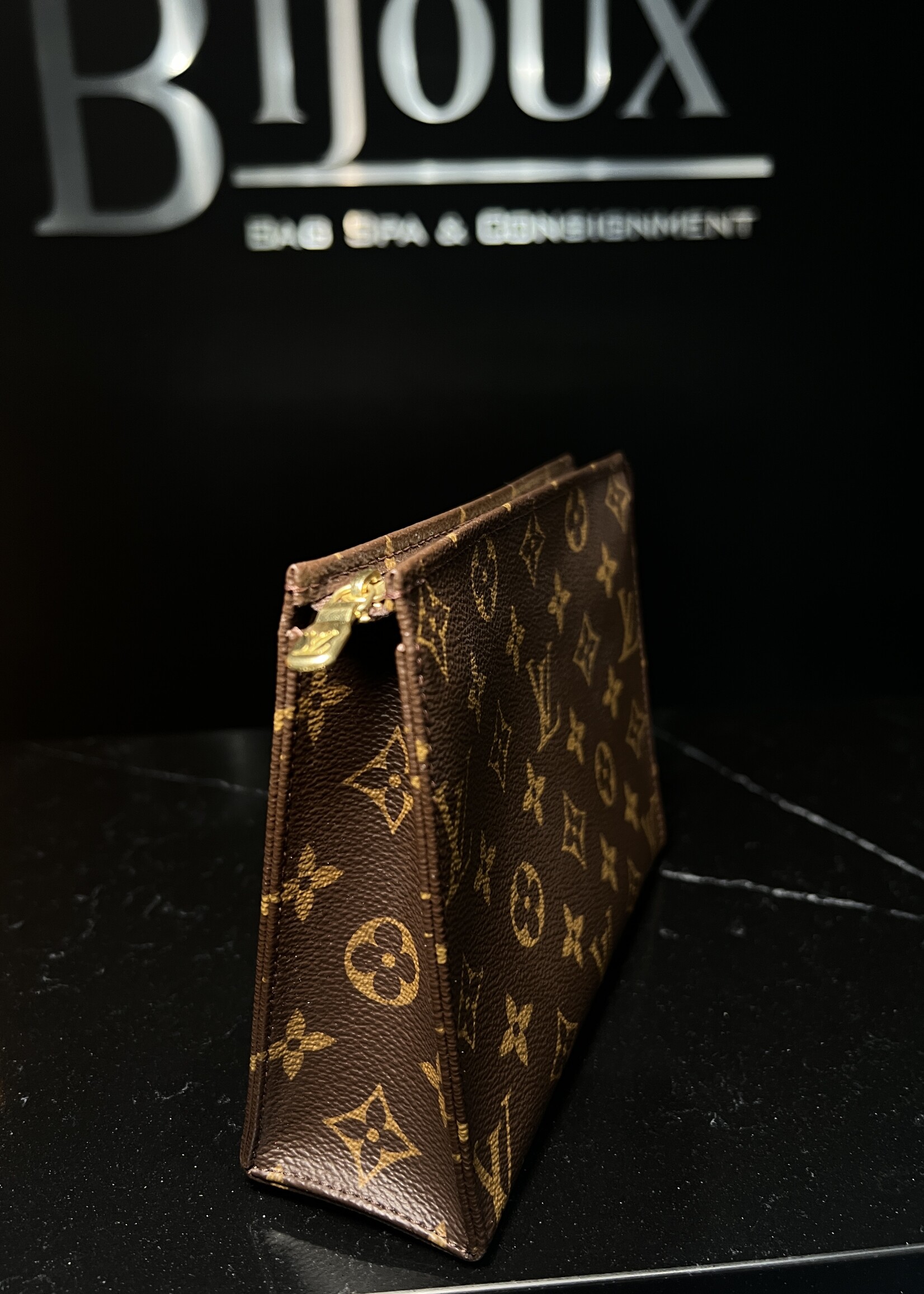 Louis Vuitton SOLD - Louis Vuitton Toiletry 19