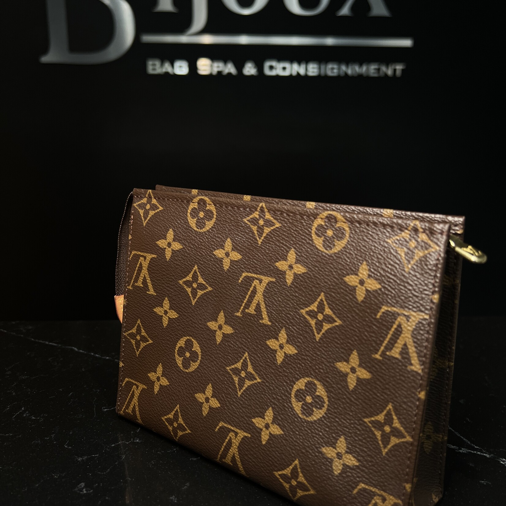 Louis Vuitton SOLD - Louis Vuitton Toiletry 19