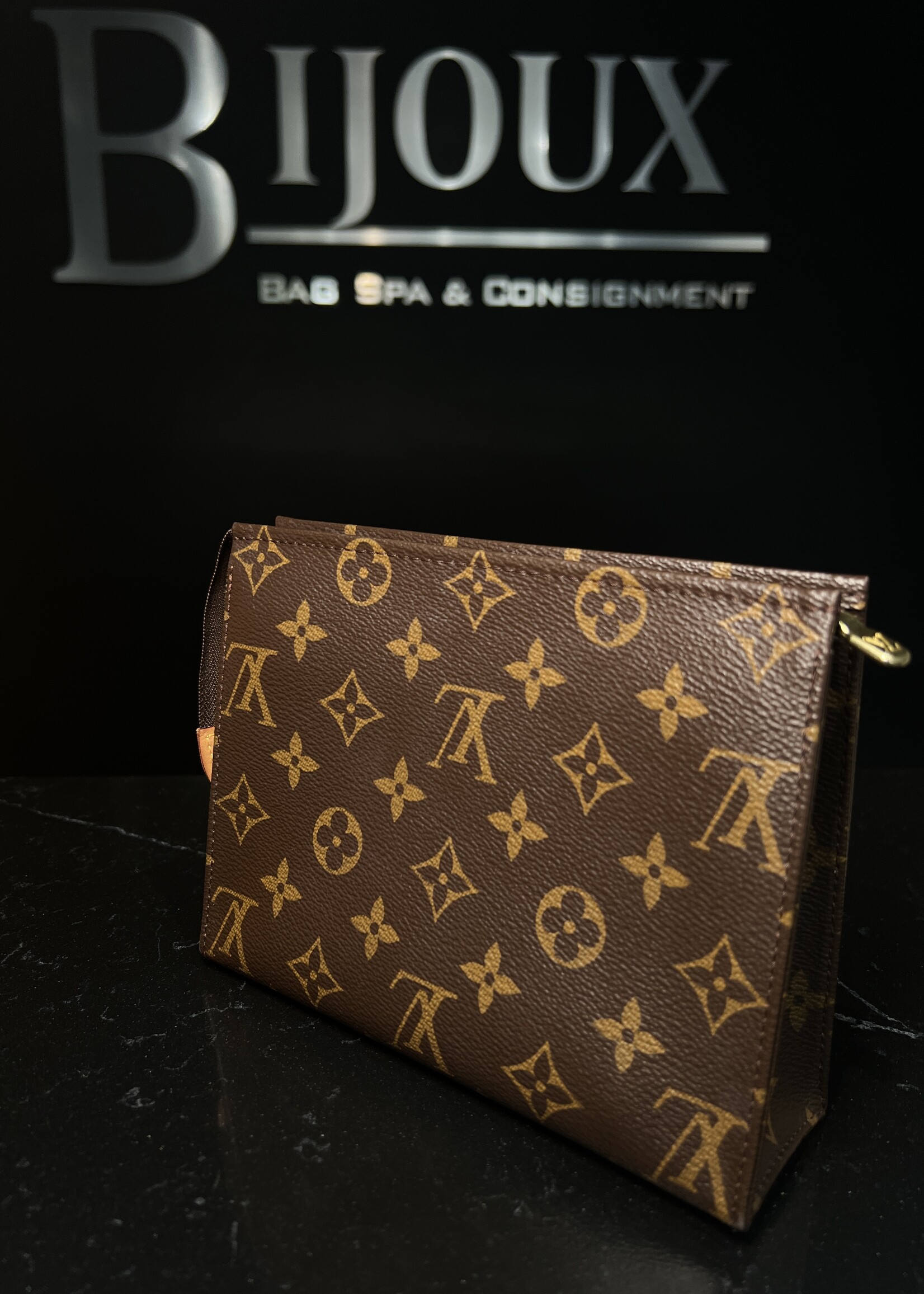 Louis Vuitton SOLD - Louis Vuitton Toiletry 19