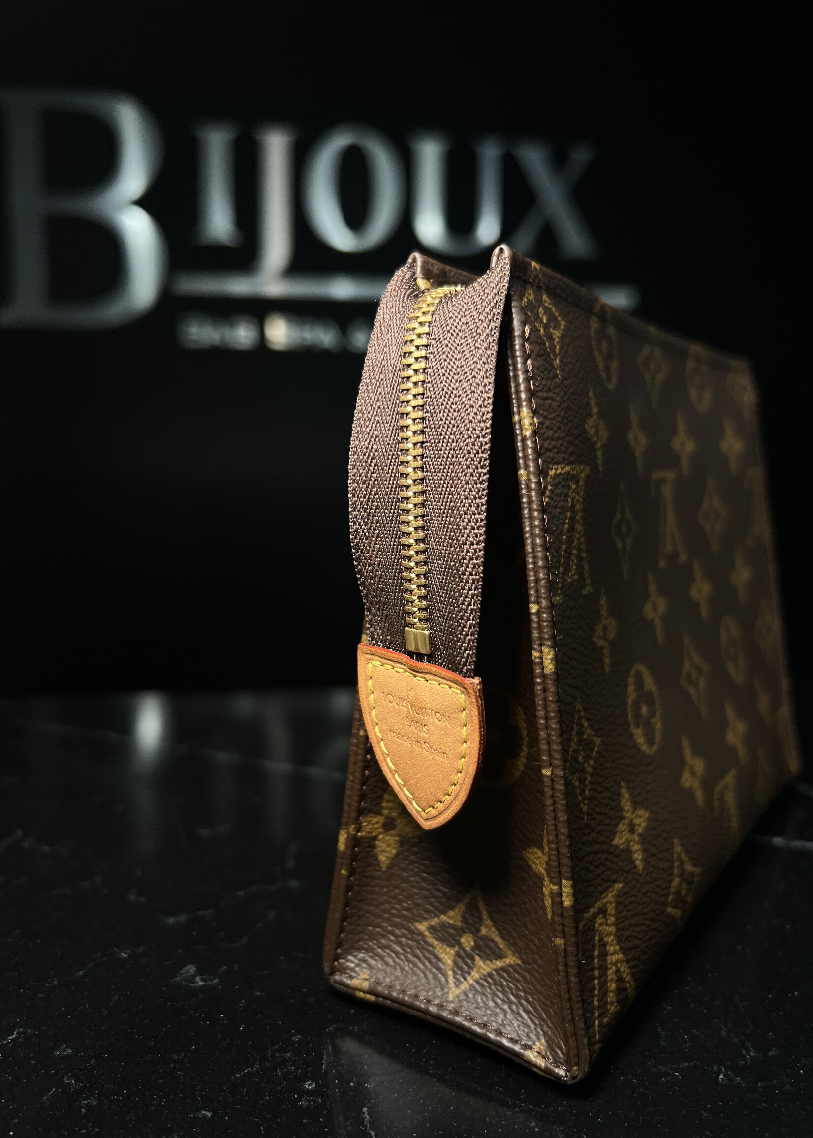 Louis Vuitton SOLD - Louis Vuitton Toiletry 19