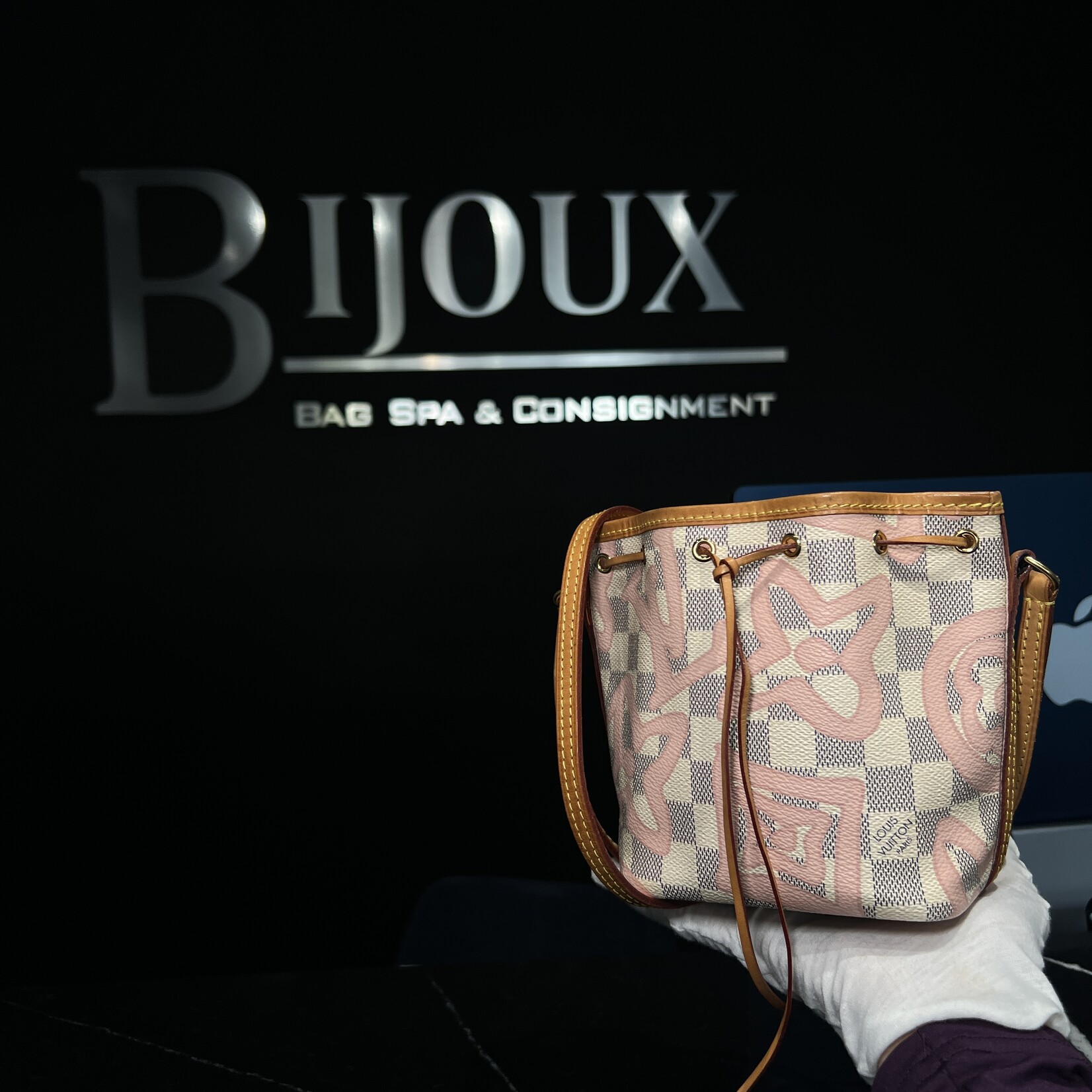 Louis Vuitton Louis Vuitton Tahitienne Nano Neo