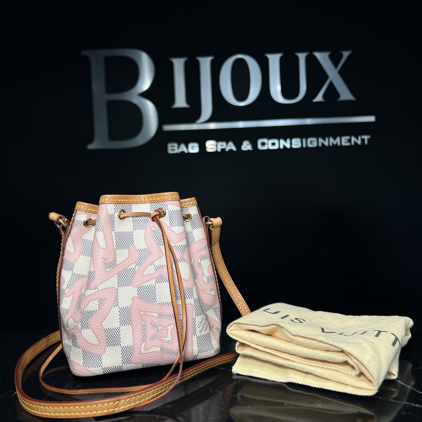 Louis Vuitton Louis Vuitton Tahitienne Nano Neo