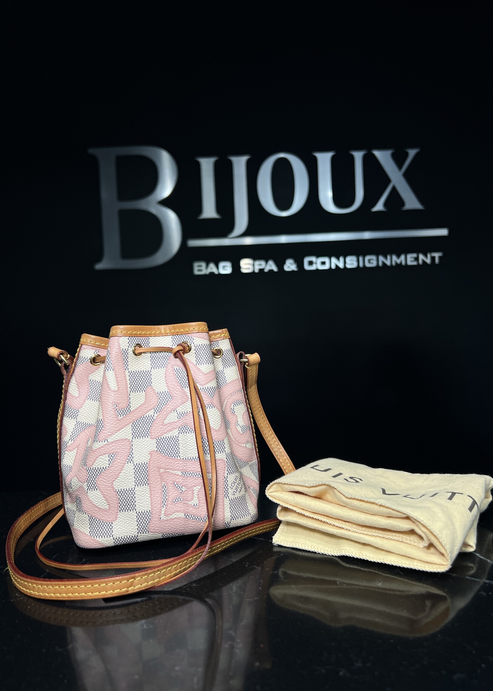 Louis Vuitton Louis Vuitton Tahitienne Nano Neo