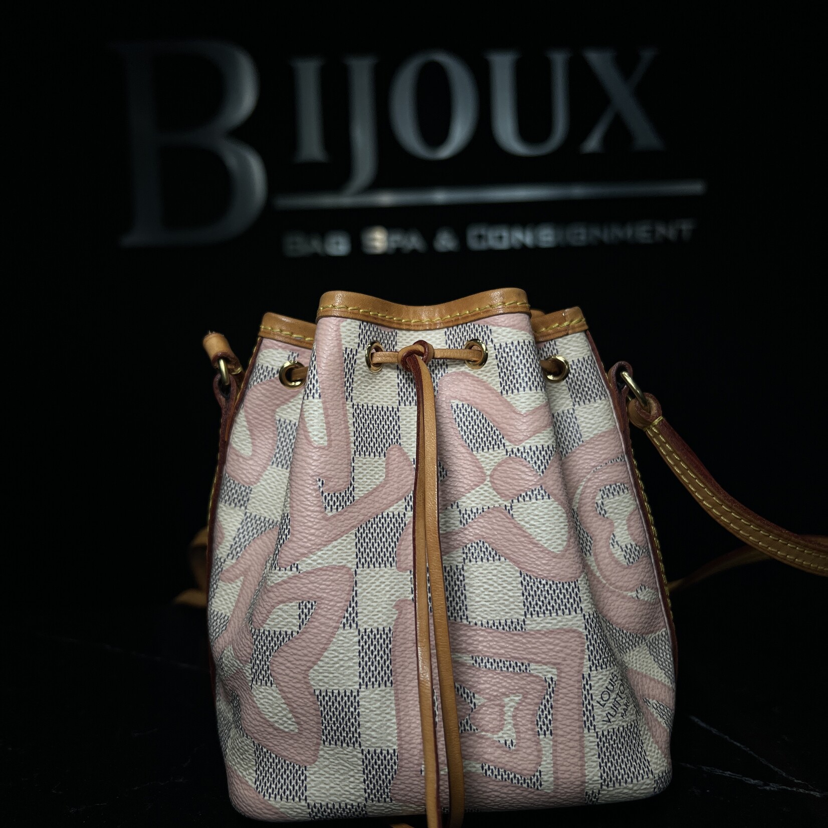 Louis Vuitton Louis Vuitton Tahitienne Nano Neo