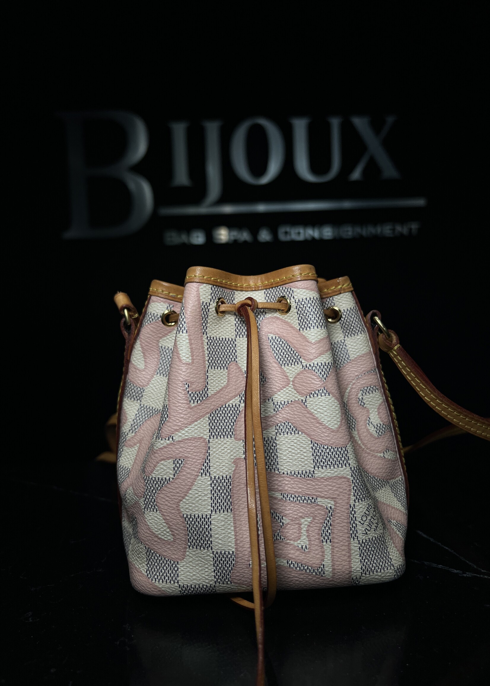 Louis Vuitton Louis Vuitton Tahitienne Nano Neo