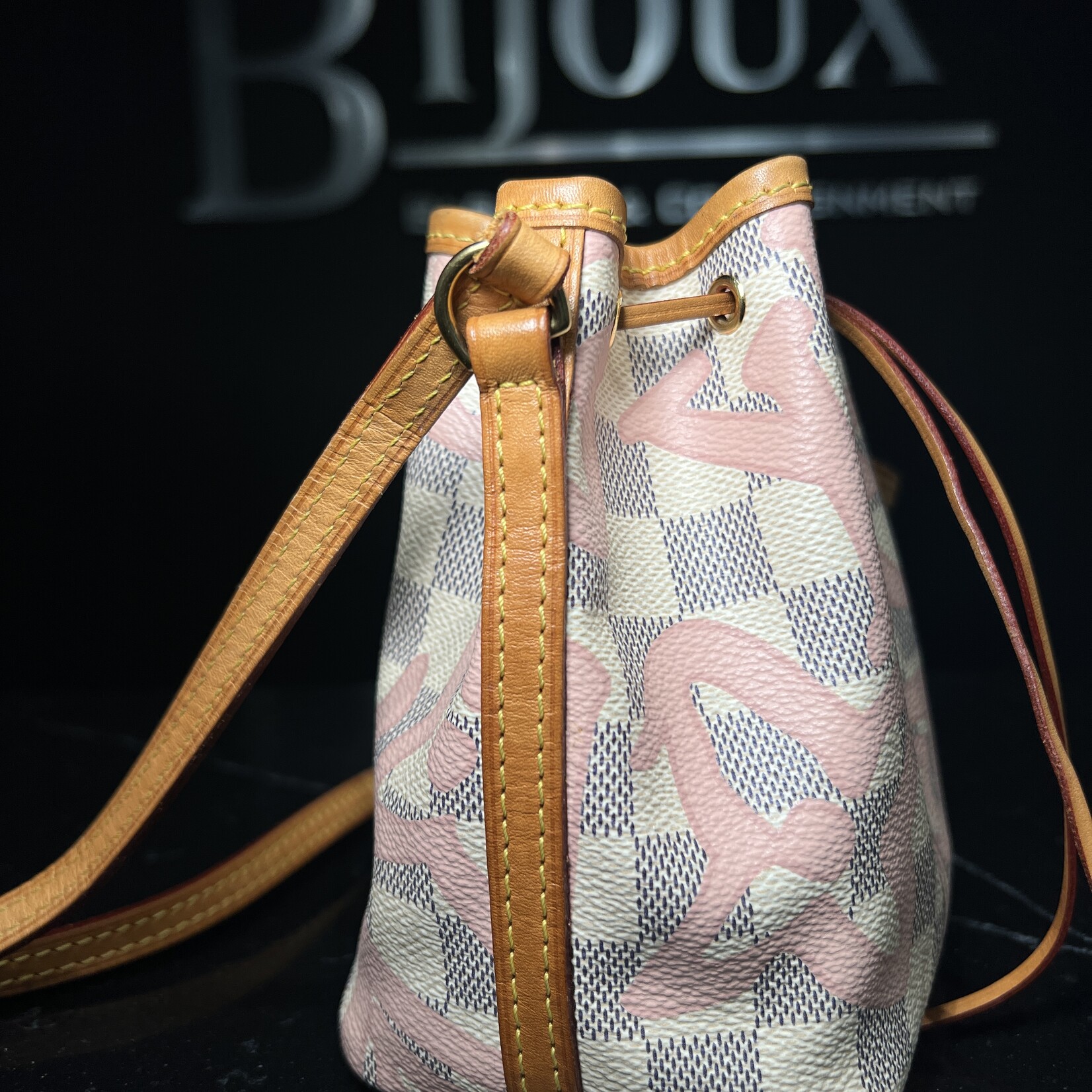 Louis Vuitton Louis Vuitton Tahitienne Nano Neo