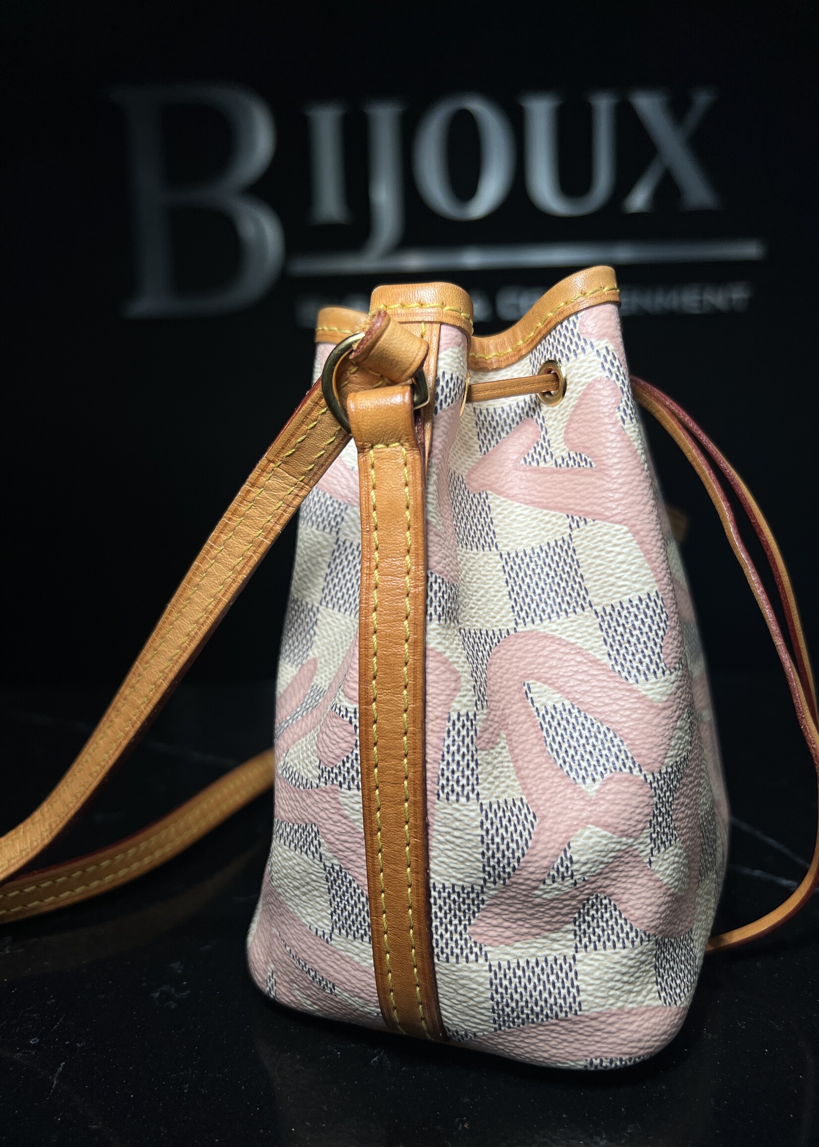 Louis Vuitton Louis Vuitton Tahitienne Nano Neo