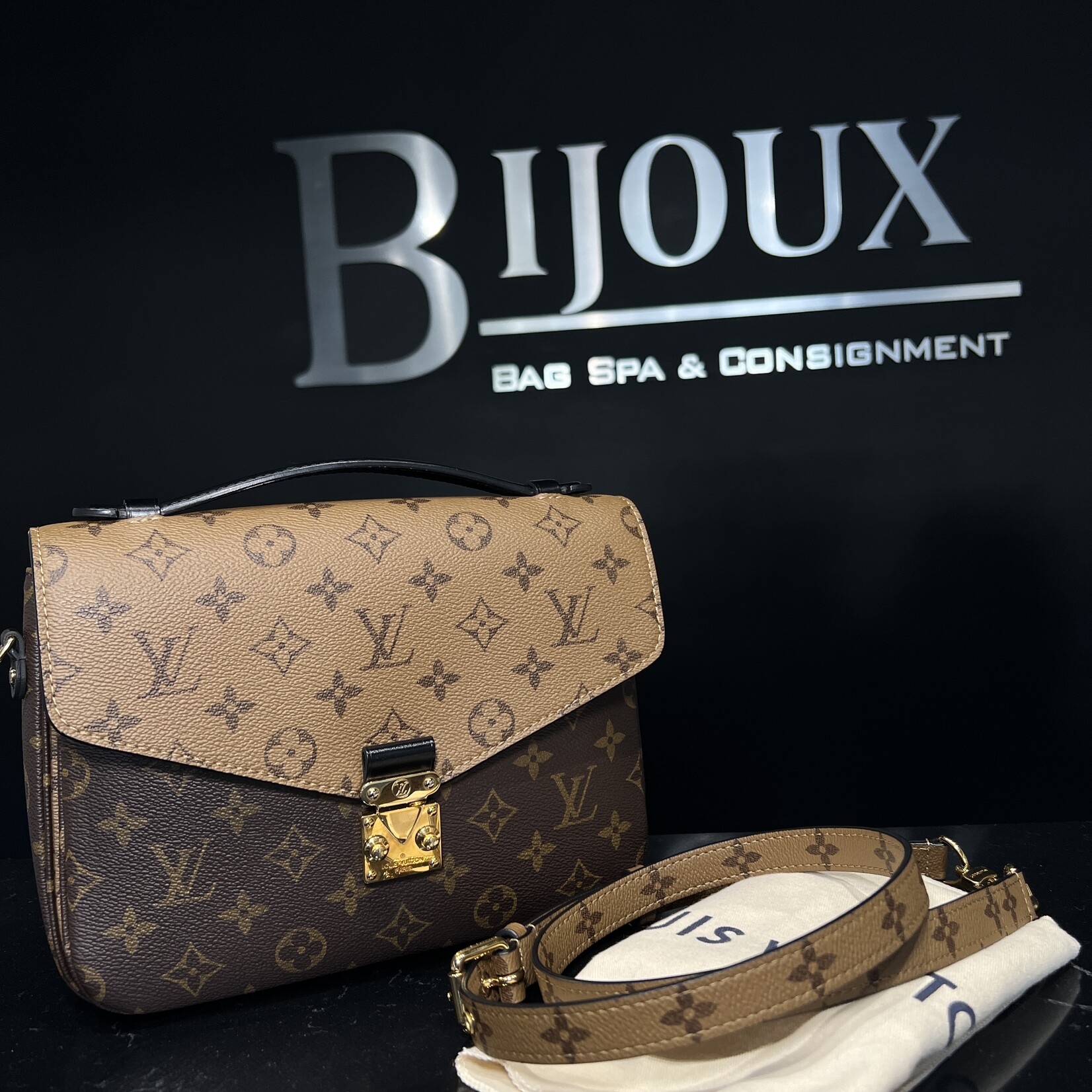 Louis Vuitton SOLD- Louis Vuitton Reverse Pochette Metis