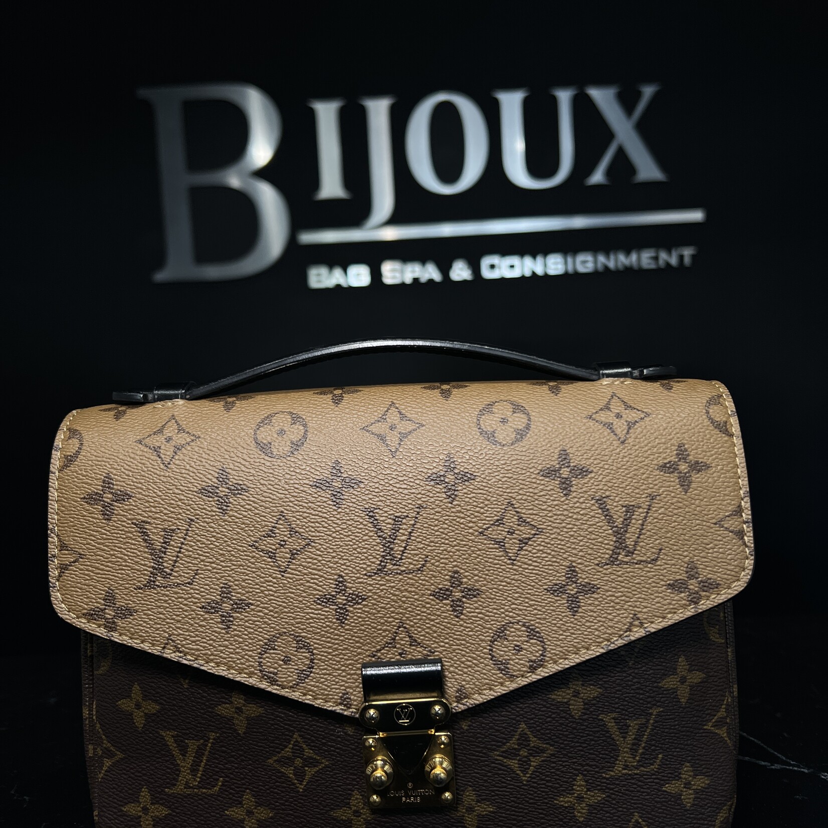 Louis Vuitton SOLD- Louis Vuitton Reverse Pochette Metis