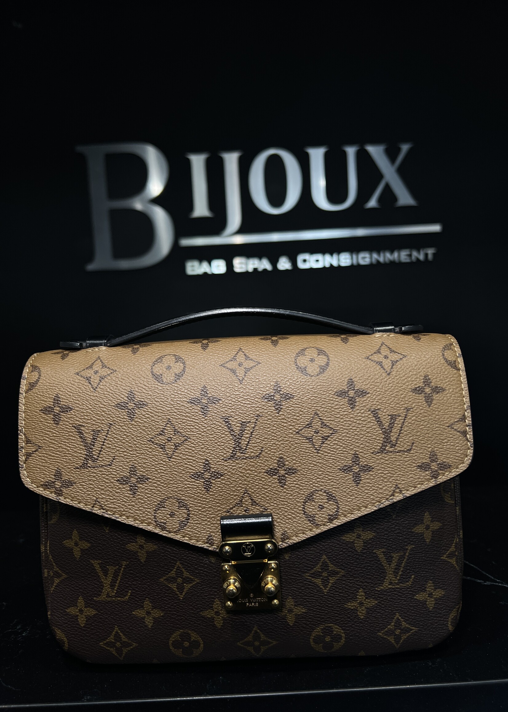 Louis Vuitton SOLD- Louis Vuitton Reverse Pochette Metis