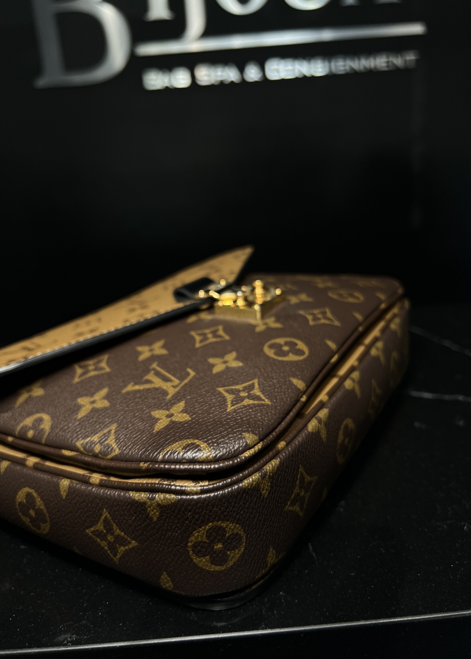 Louis Vuitton SOLD- Louis Vuitton Reverse Pochette Metis
