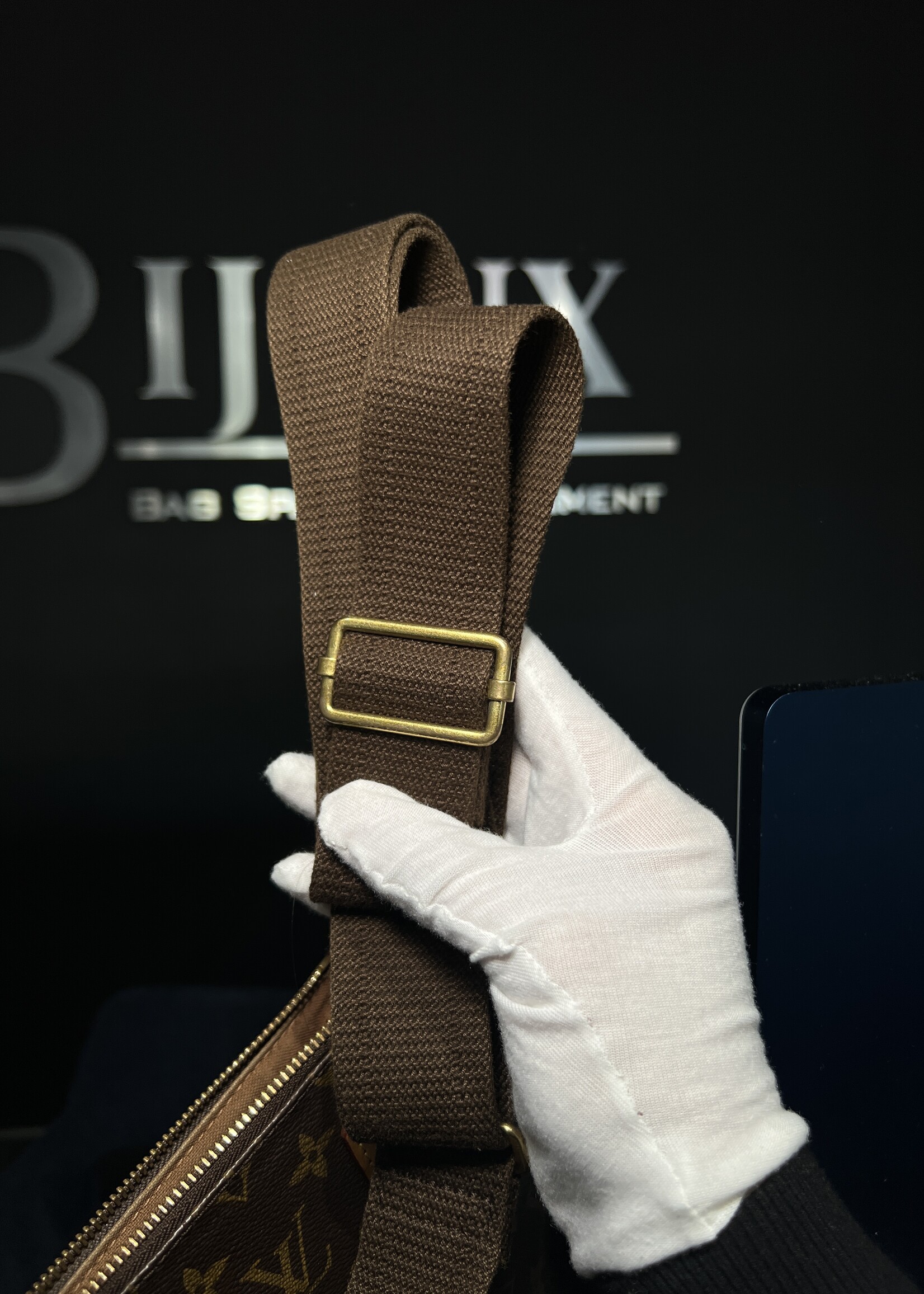 Louis Vuitton SOLD- Louis Vuitton Monogram Bosphore Pochette