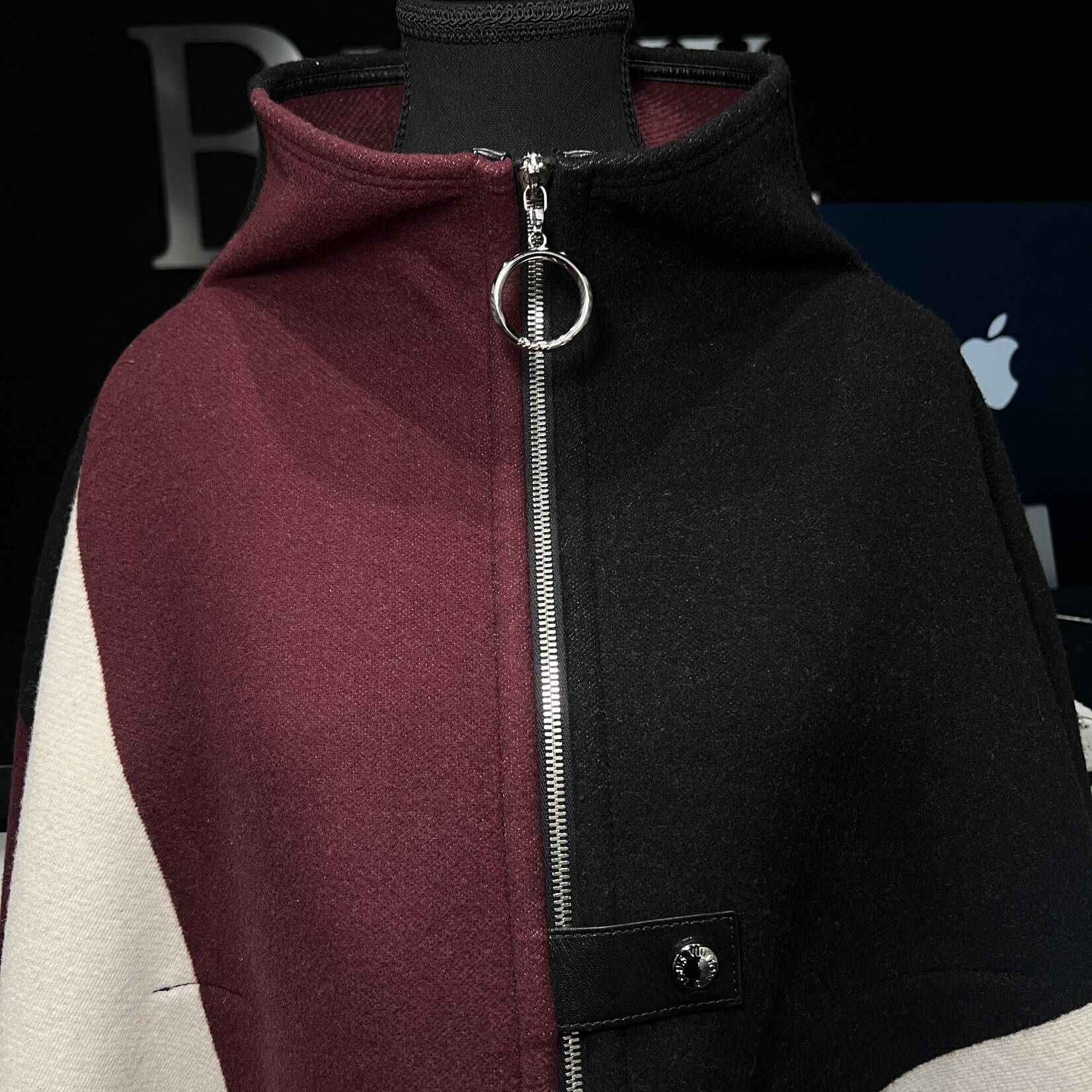 Louis Vuitton Louis Vuitton Wool Cape