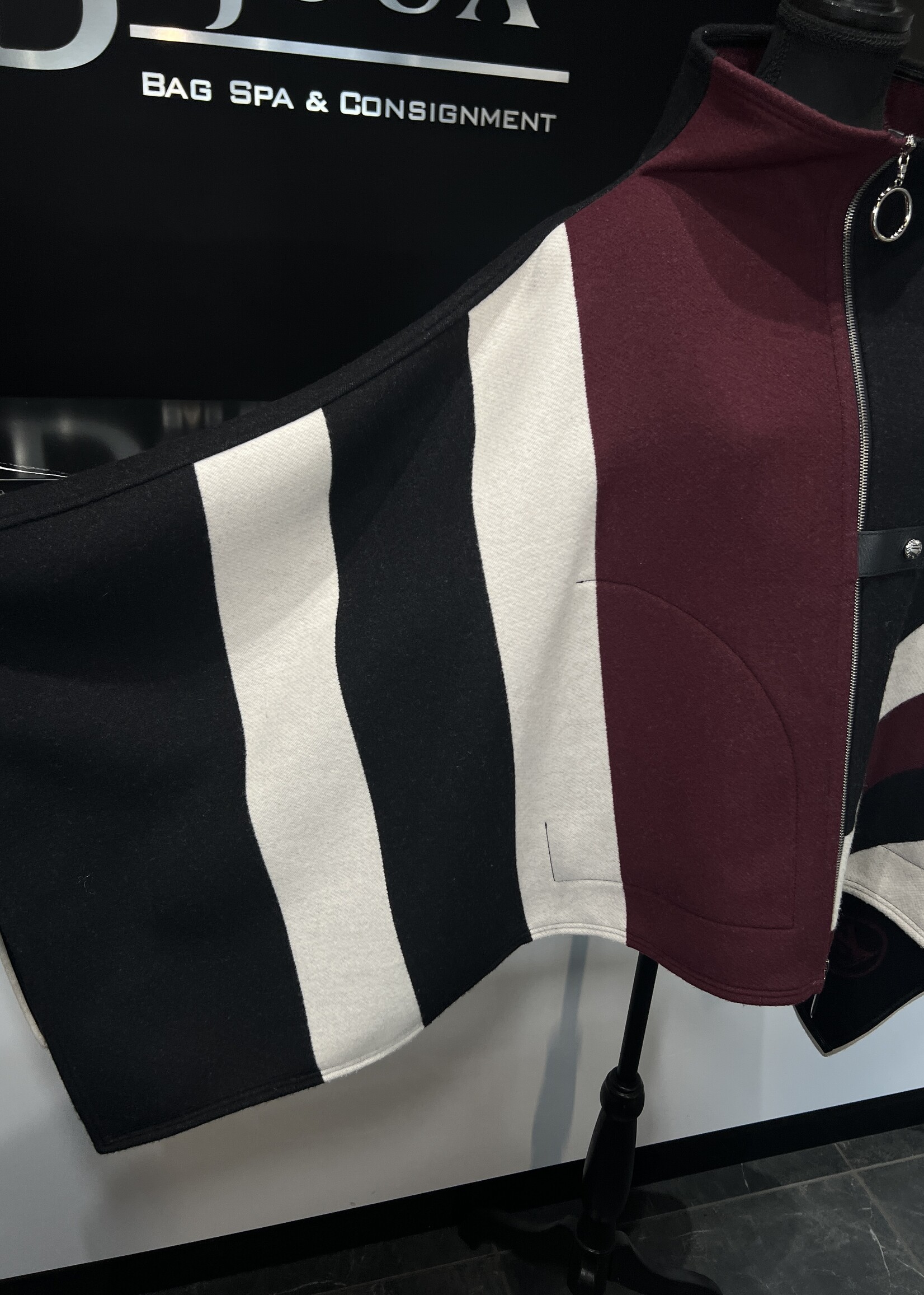 Louis Vuitton Louis Vuitton Wool Cape