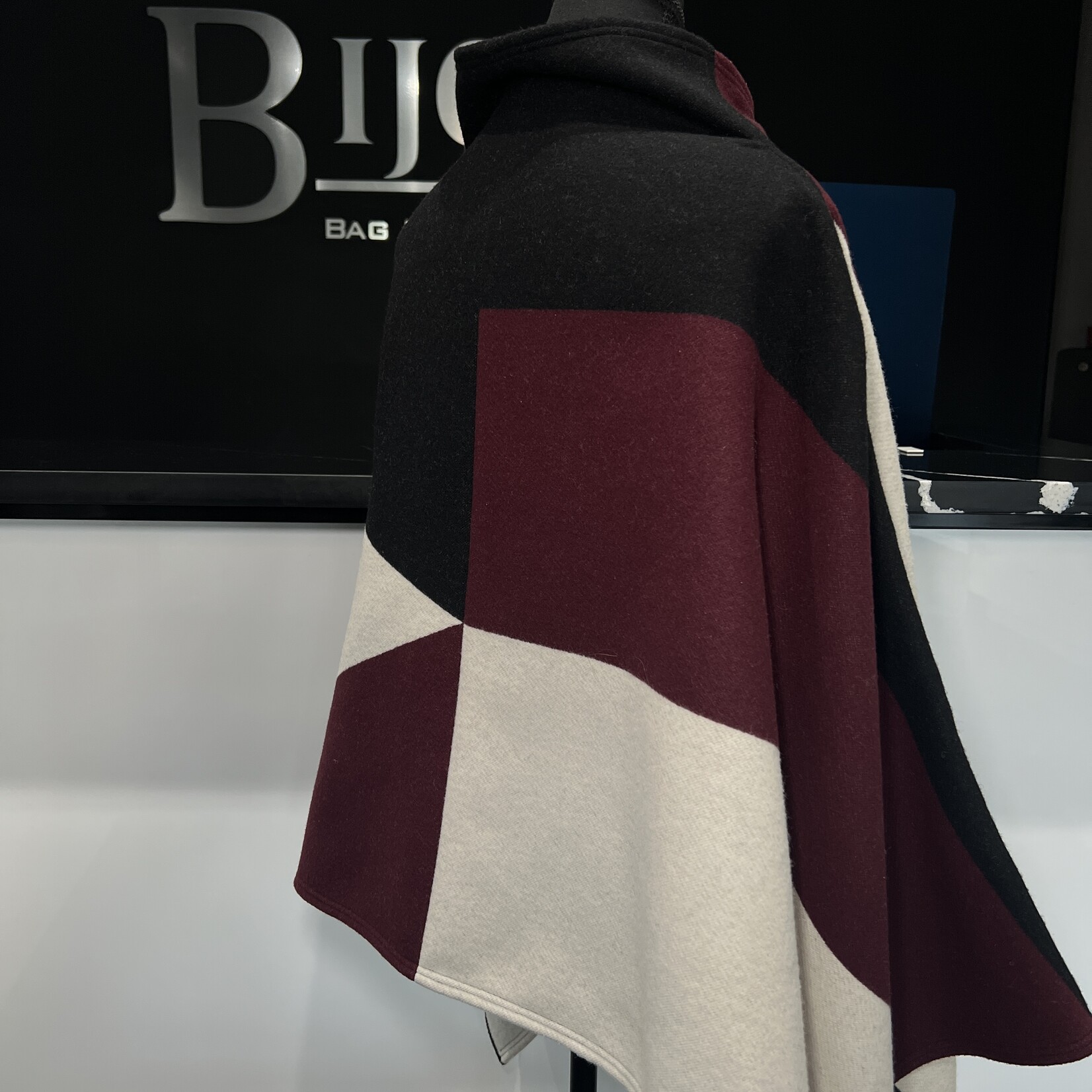 Louis Vuitton Louis Vuitton Wool Cape