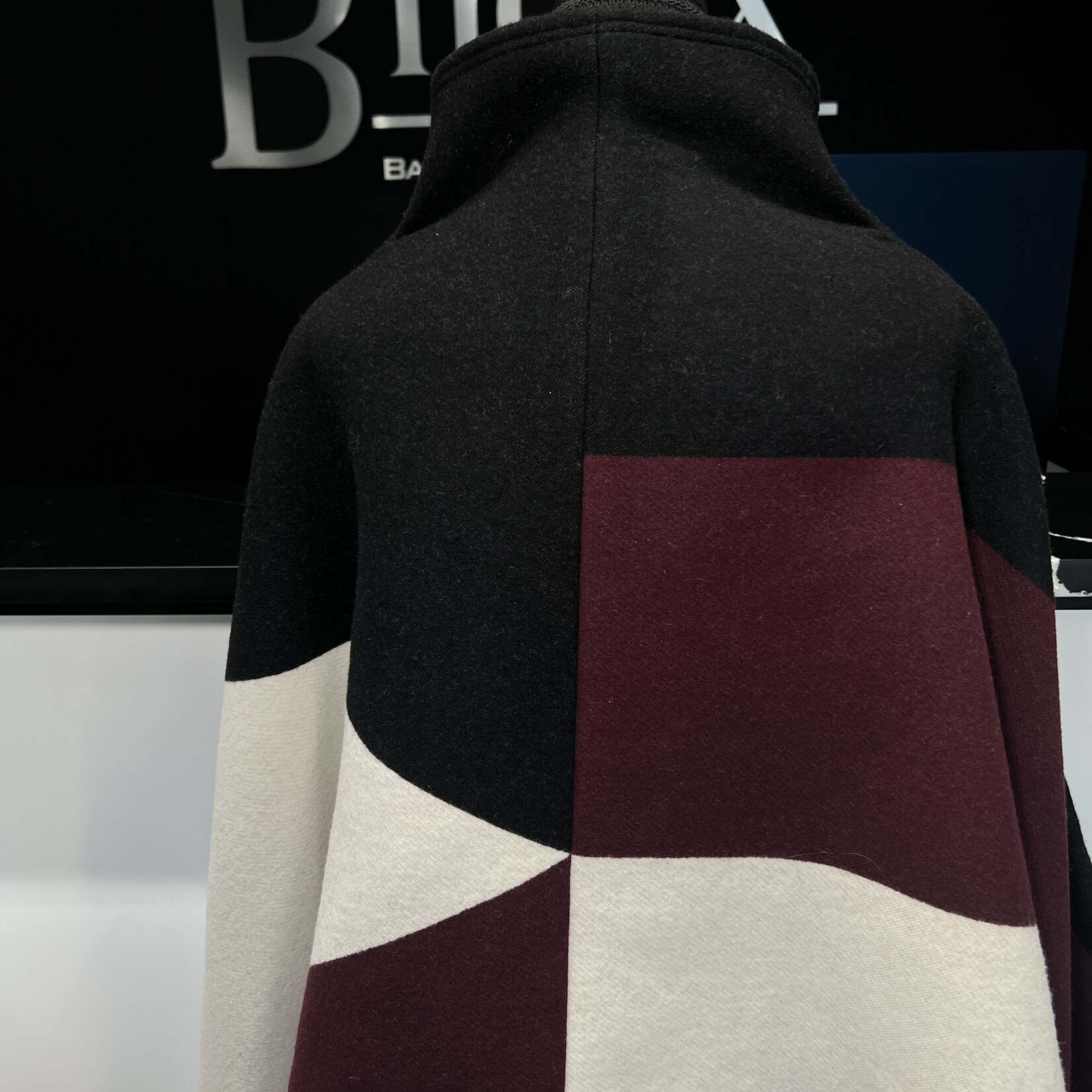 Louis Vuitton Louis Vuitton Wool Cape