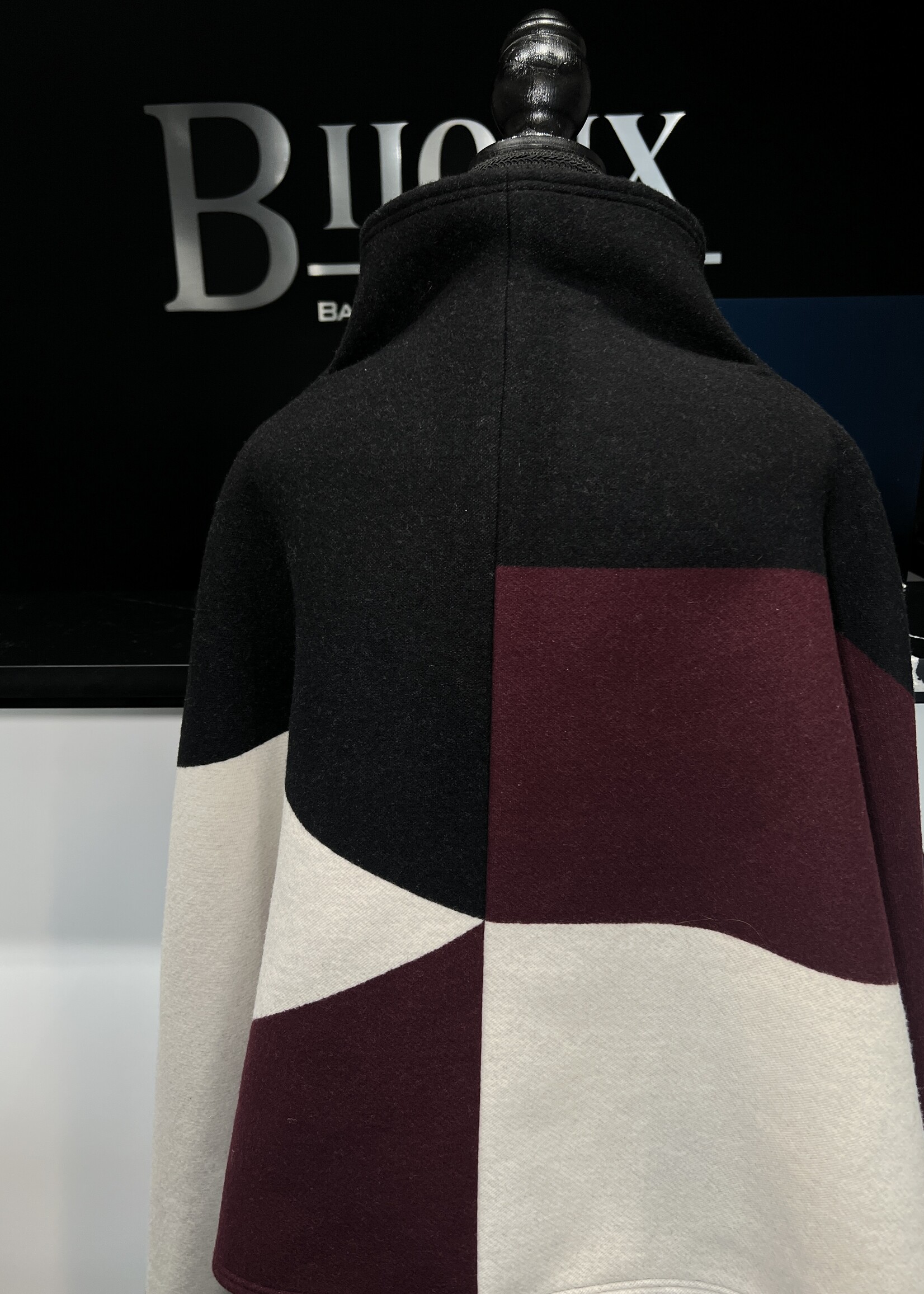 Louis Vuitton Louis Vuitton Wool Cape