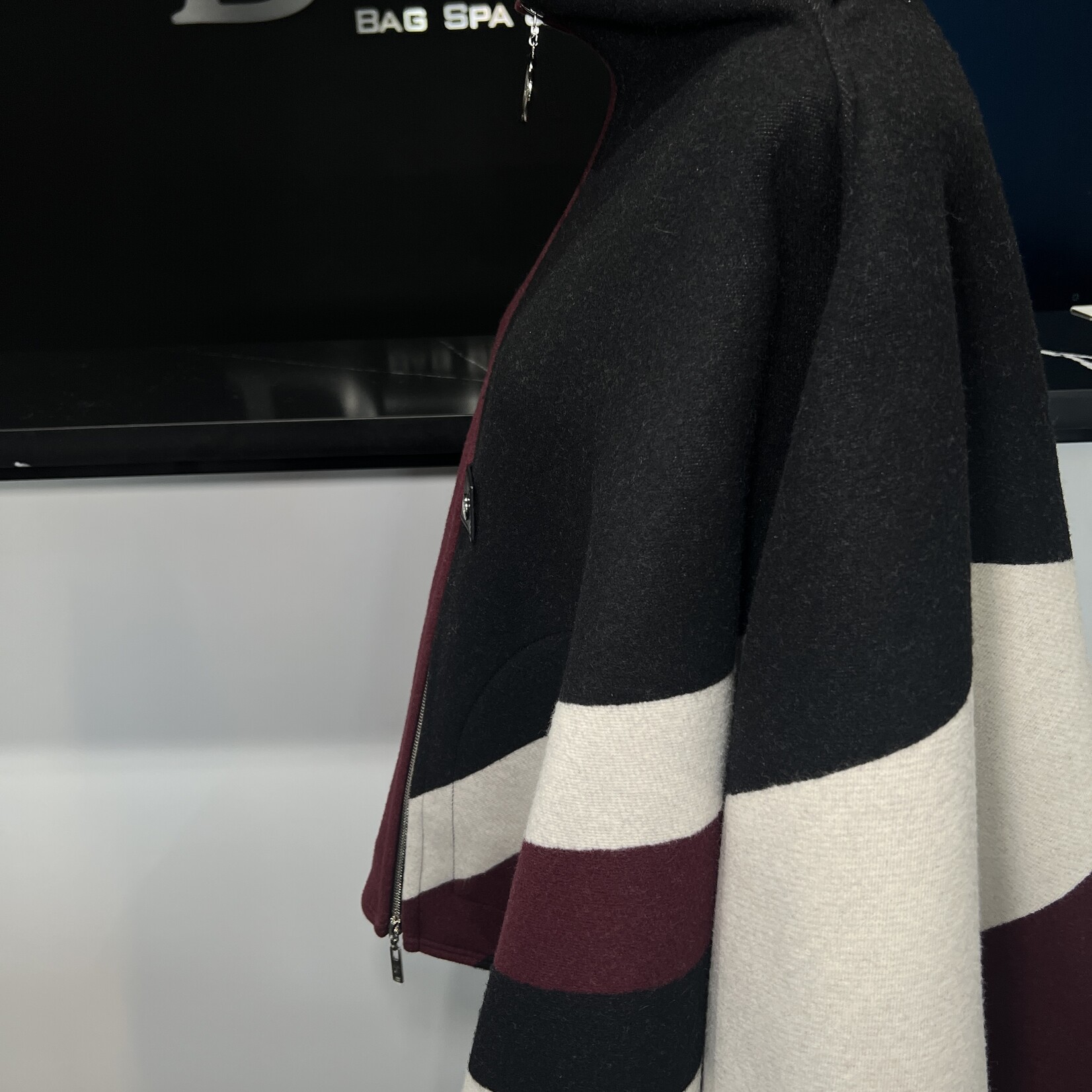 Louis Vuitton Louis Vuitton Wool Cape