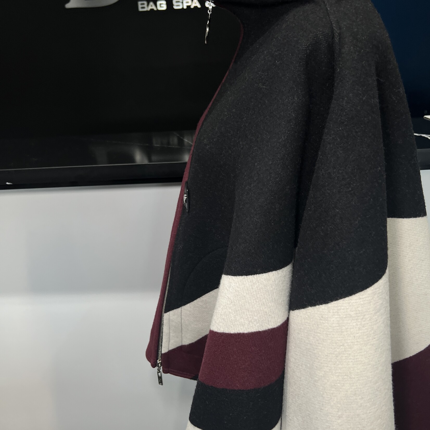 Louis Vuitton Louis Vuitton Wool Cape