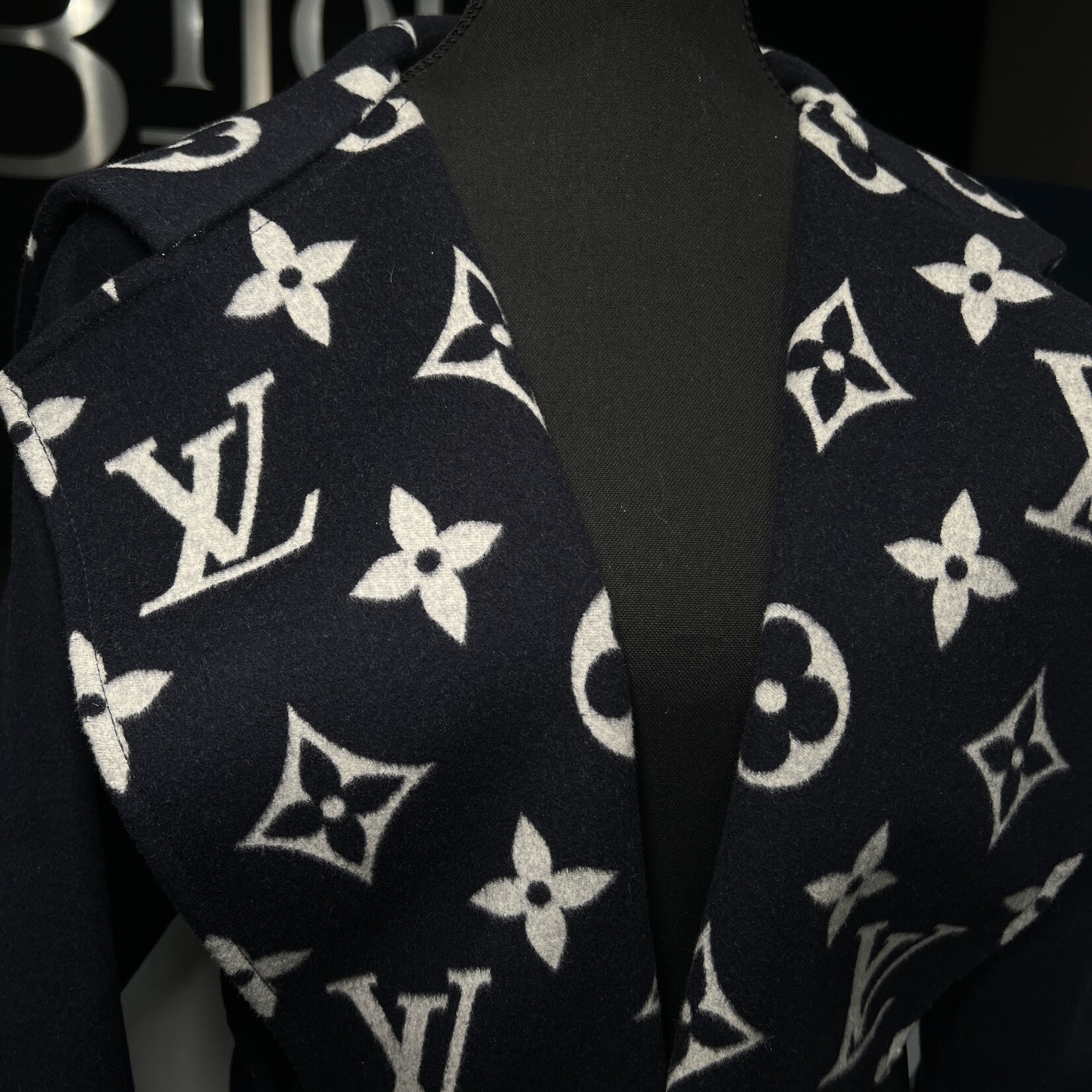 Louis Vuitton Louis Vuitton Belted Logo Jacket