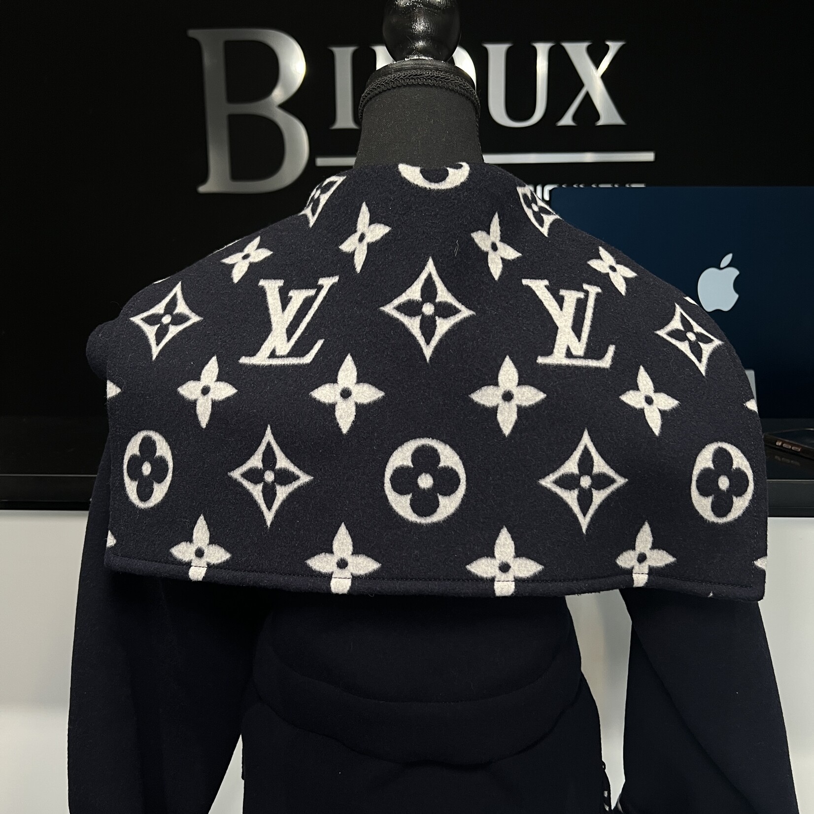 Louis Vuitton Louis Vuitton Belted Logo Jacket