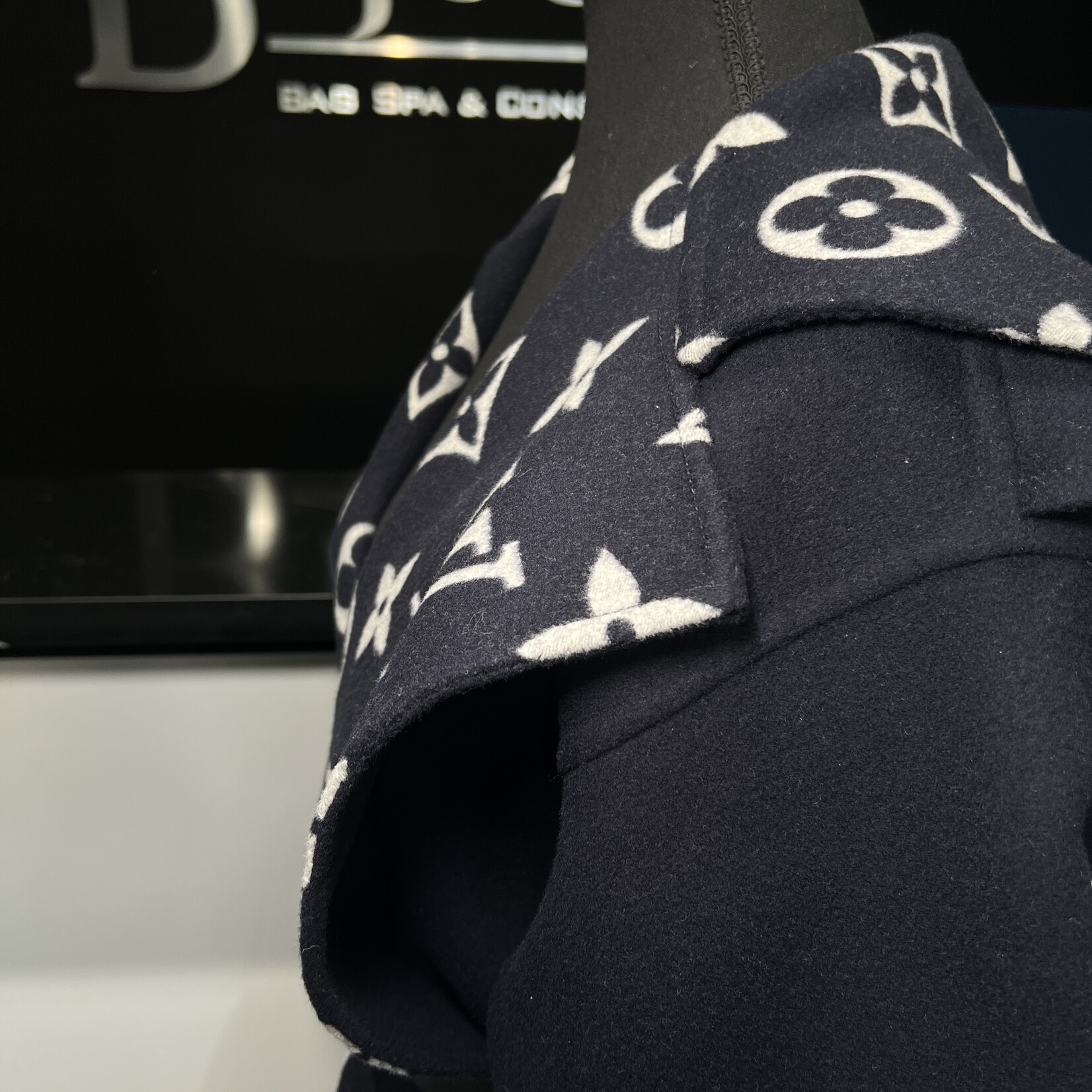 Louis Vuitton Louis Vuitton Belted Logo Jacket