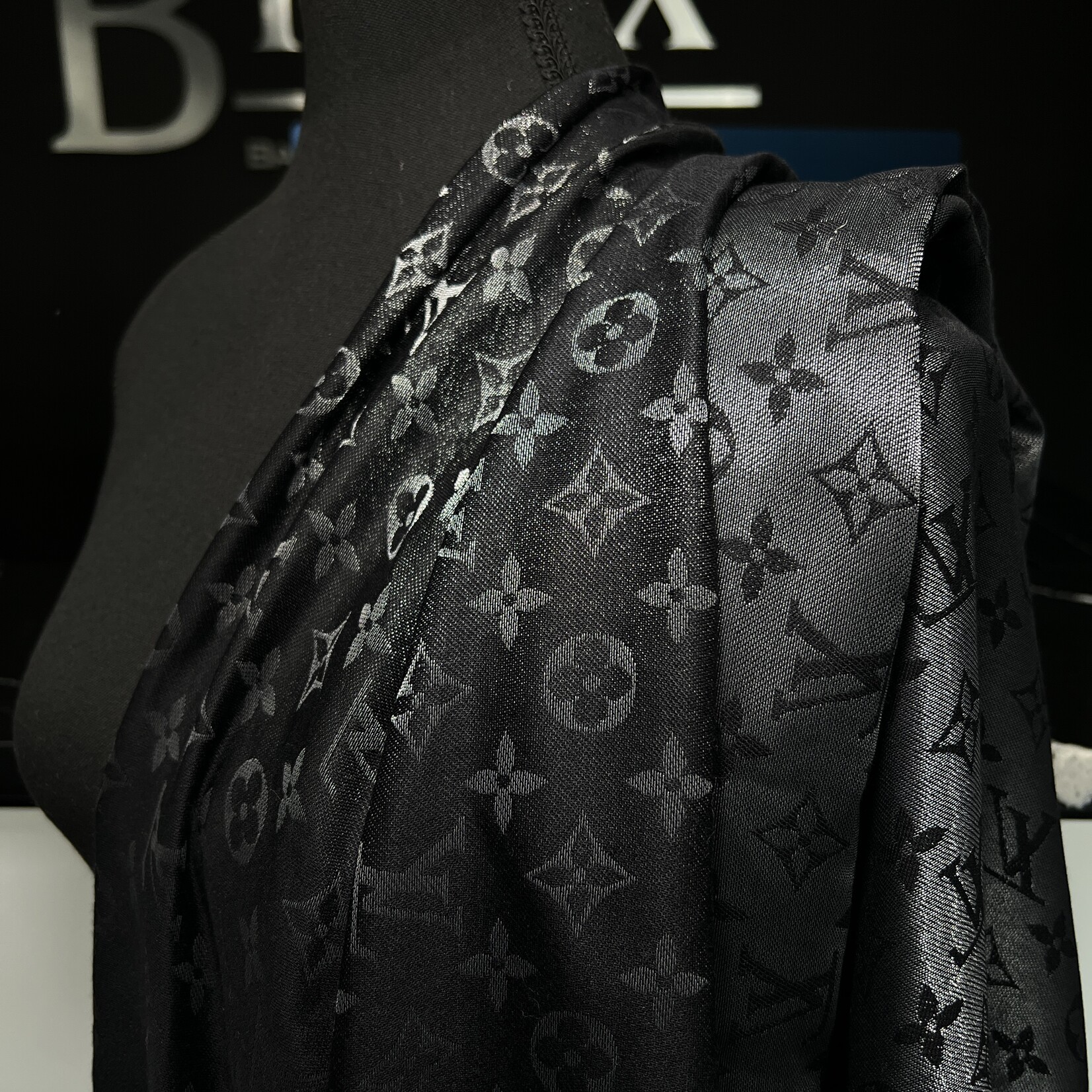 Louis Vuitton Louis Vuitton Monogram Metallic Shawl