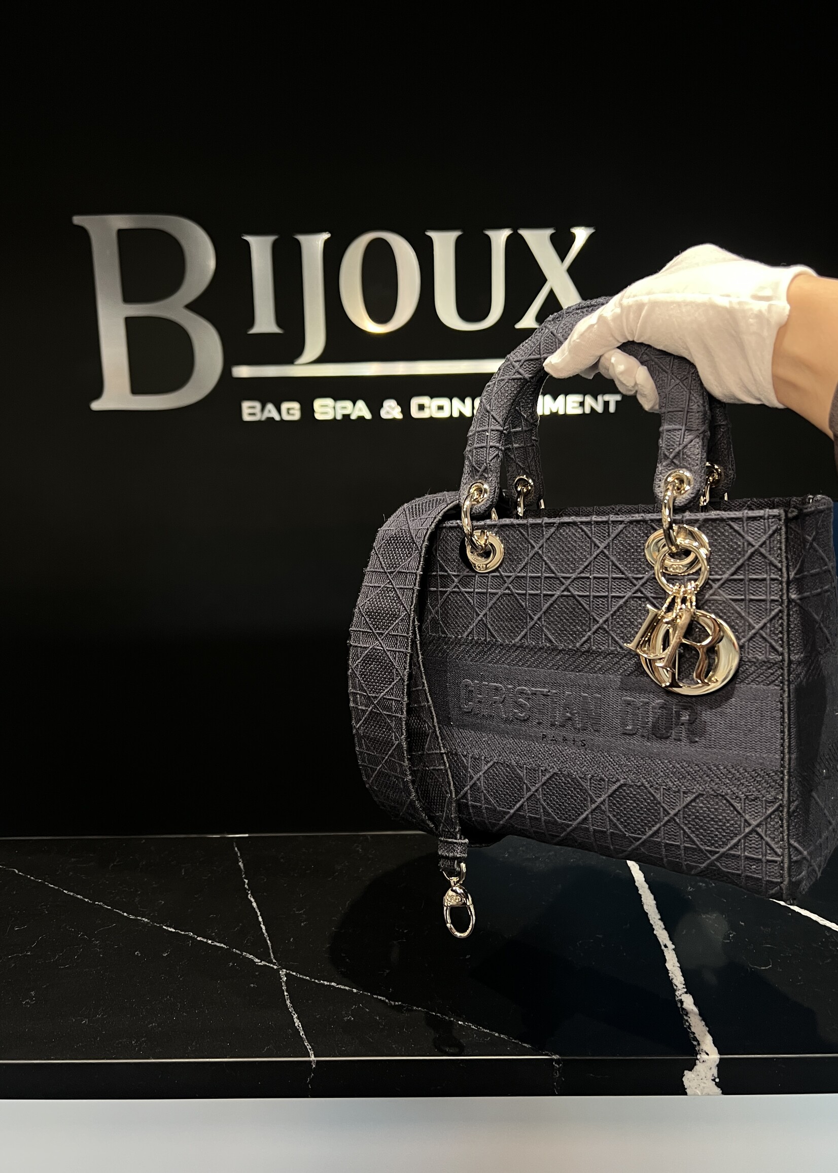 Christian Dior SOLD - Dior D Light Medium Lady