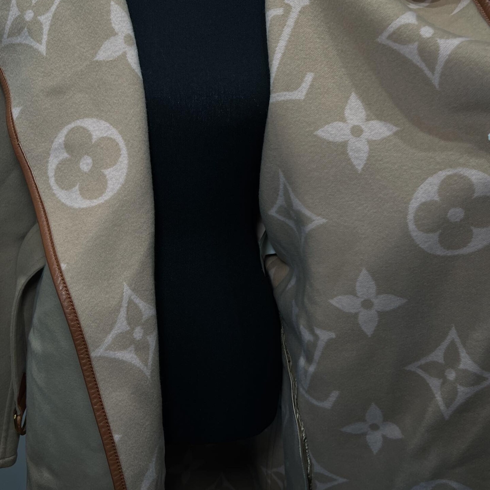Louis Vuitton Louis Vuitton 2022 Wrap Monogram Coat