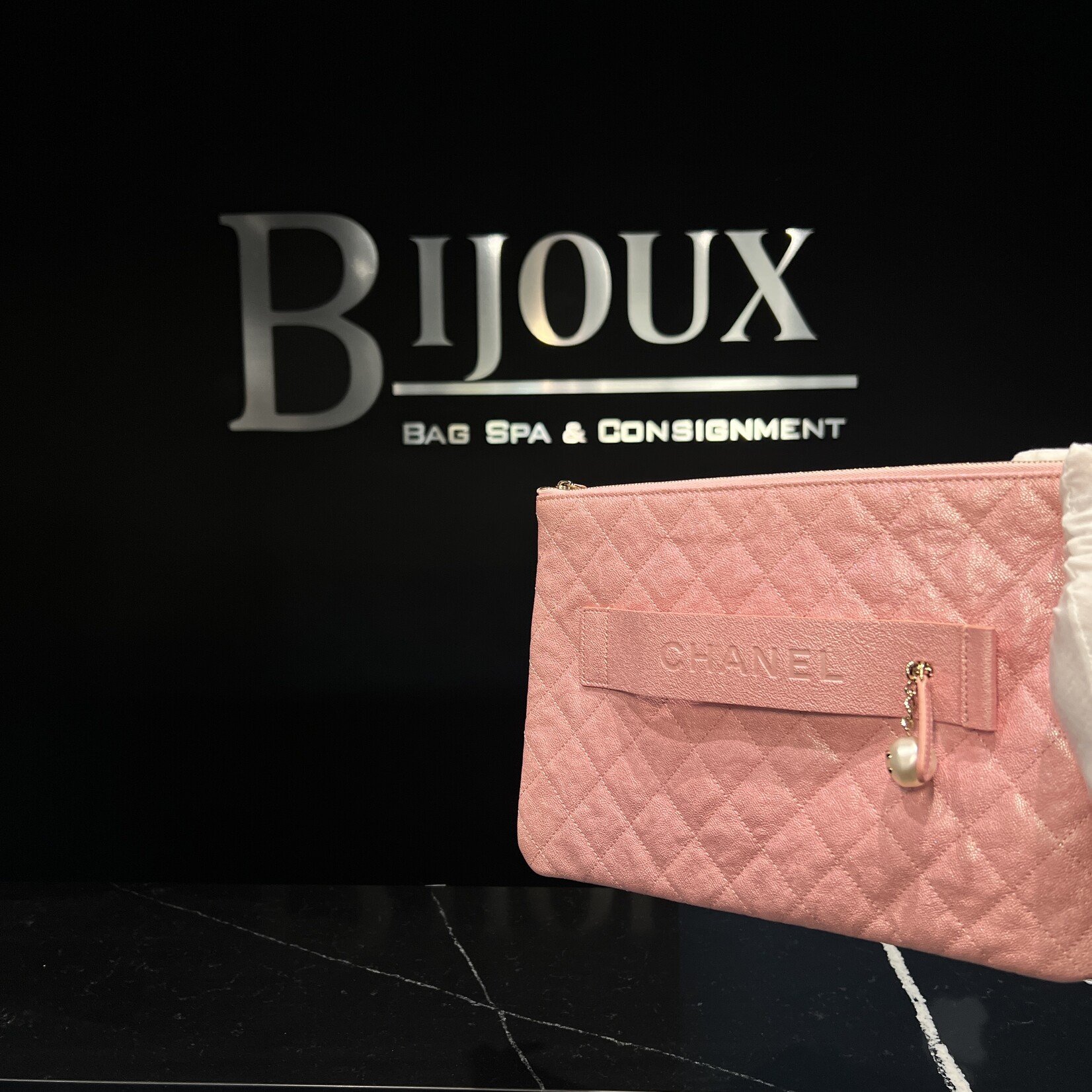 Chanel Chanel Iridescent 19S Pearl Clutch