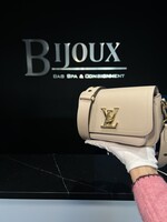 Louis Vuitton Louis Vuitton Tender Lock Me